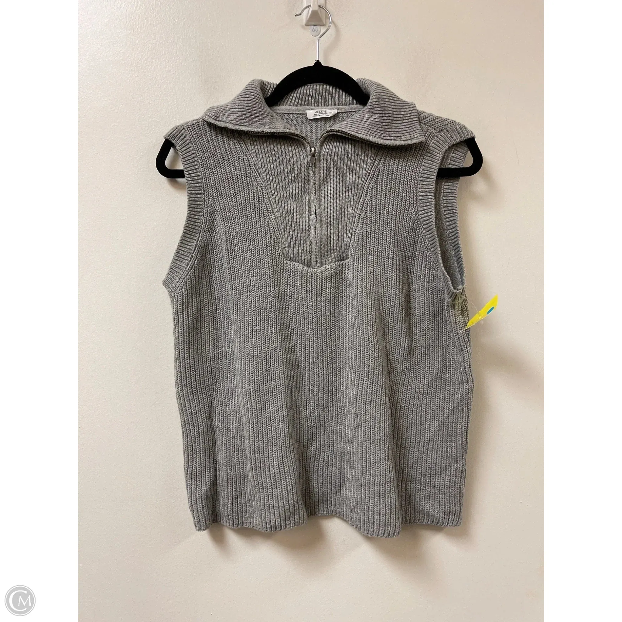 Storm Core Sweatshirt Collar By Clothes Mentor In Grey, Size: Xs