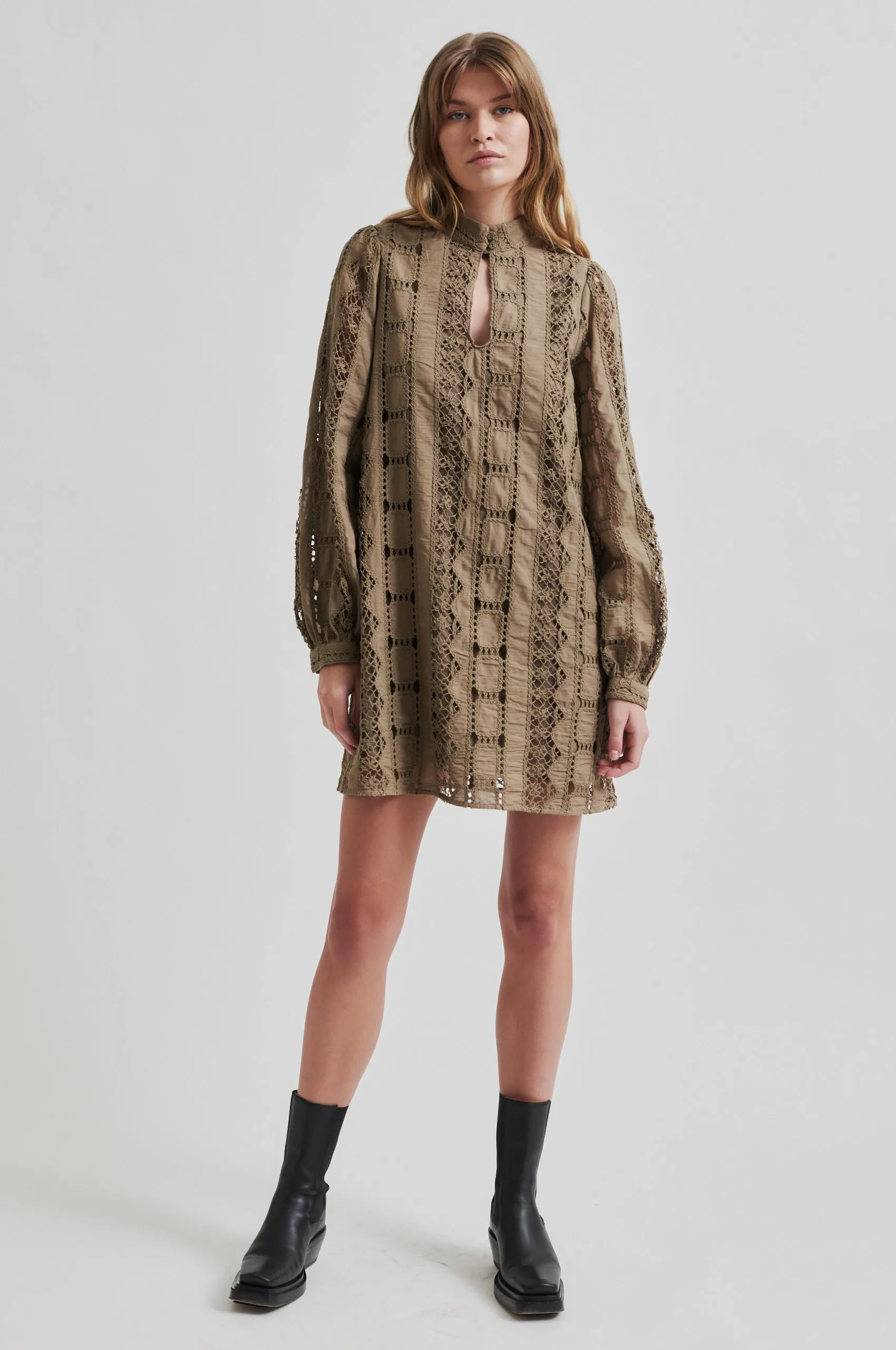 Milina Dress Faith Core Breathable mesh