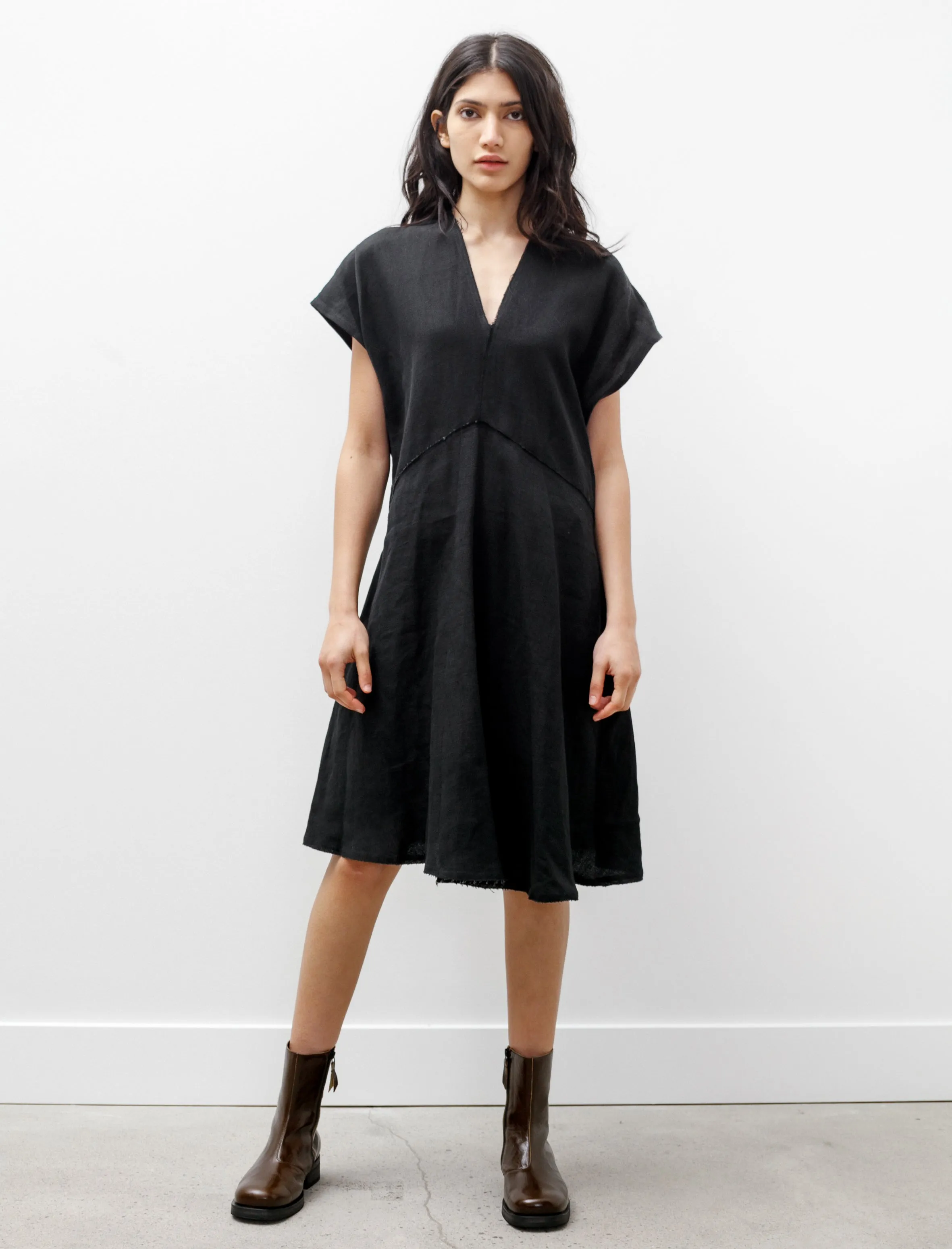 Jessia Raw Linen Black Shoot Mood Ethical Mode