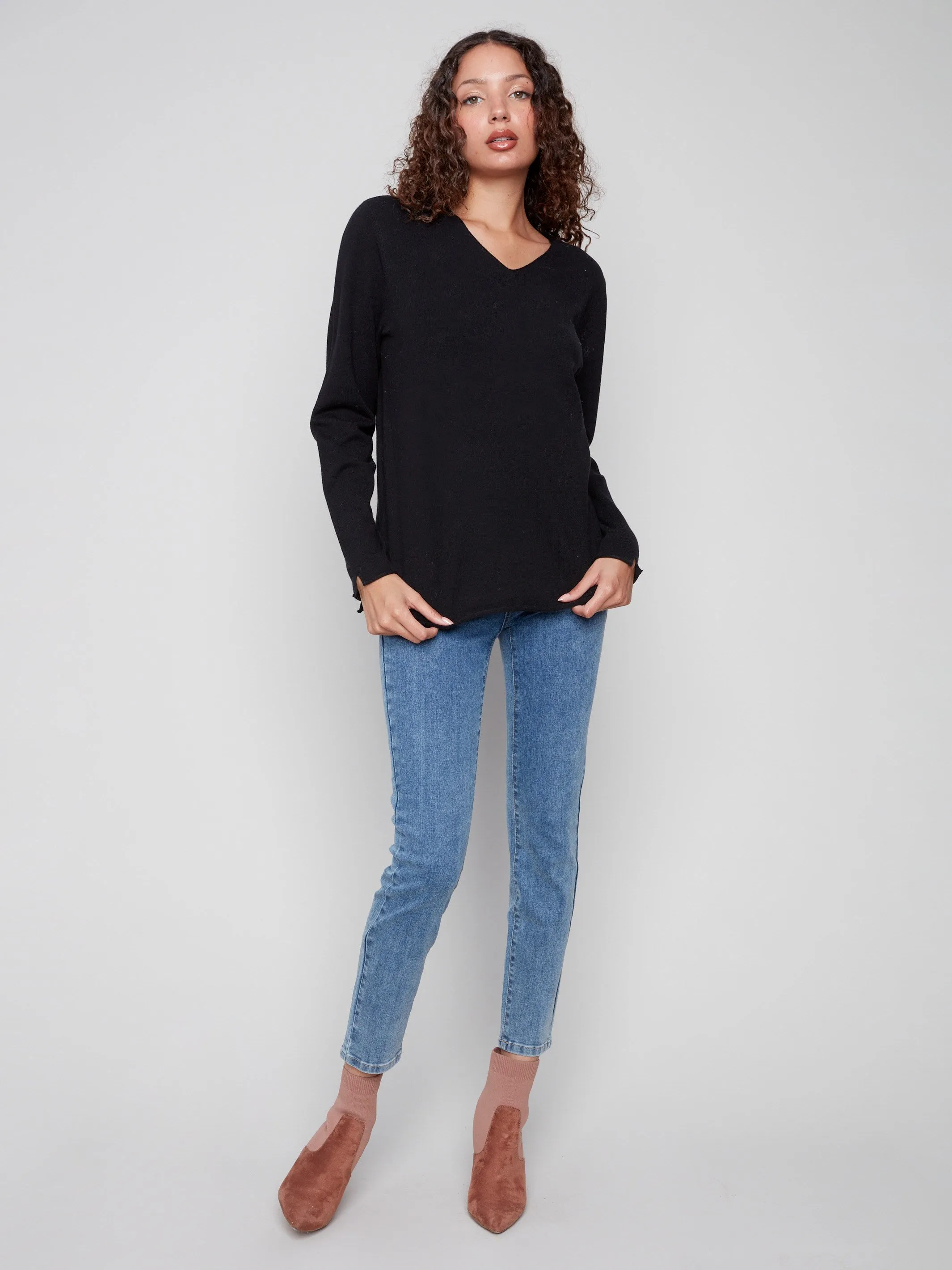 Basic V-Neck Sweater - Black Winter Knitwear