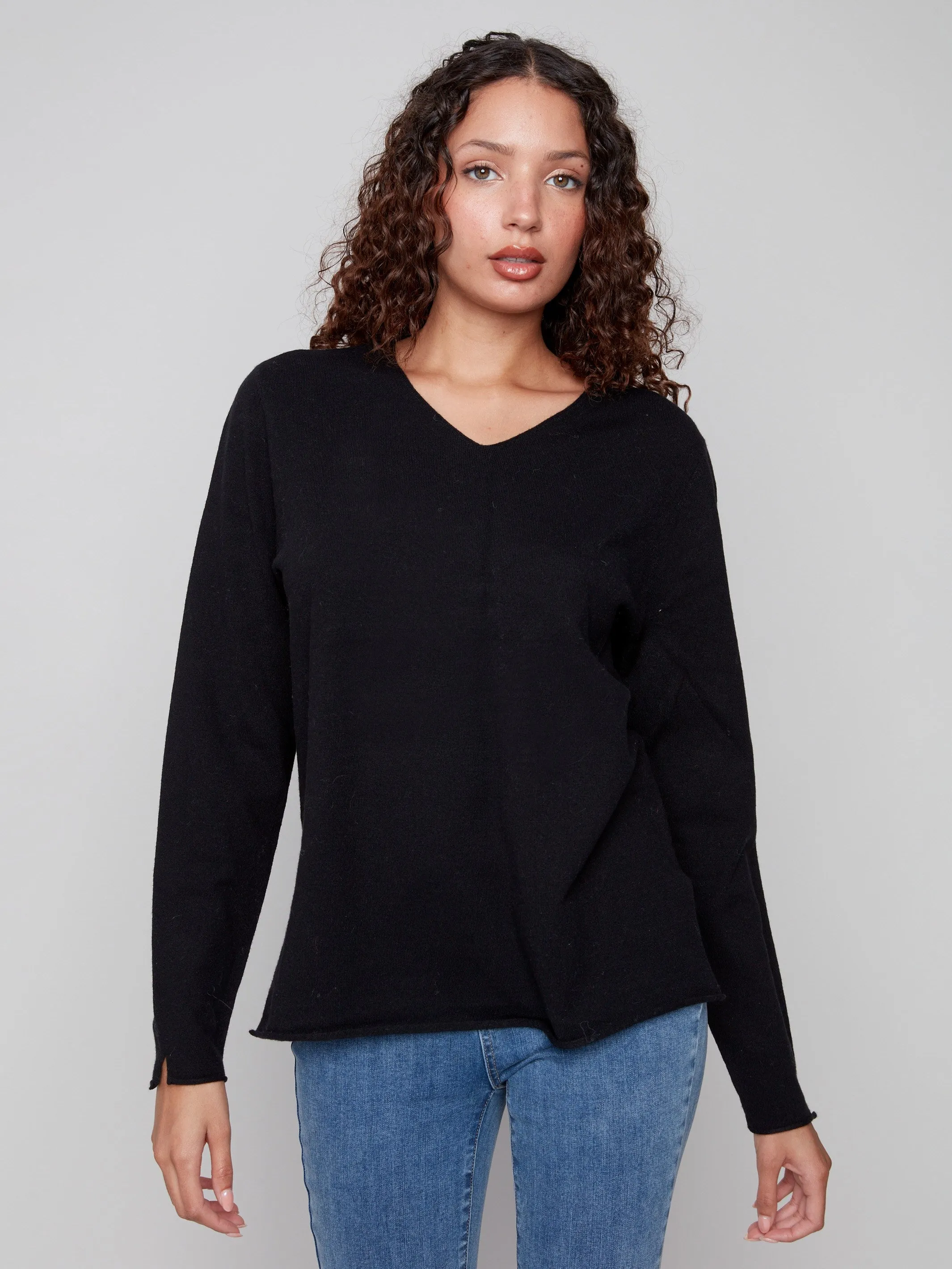 Functional Fashion Basic V-Neck Sweater - Black