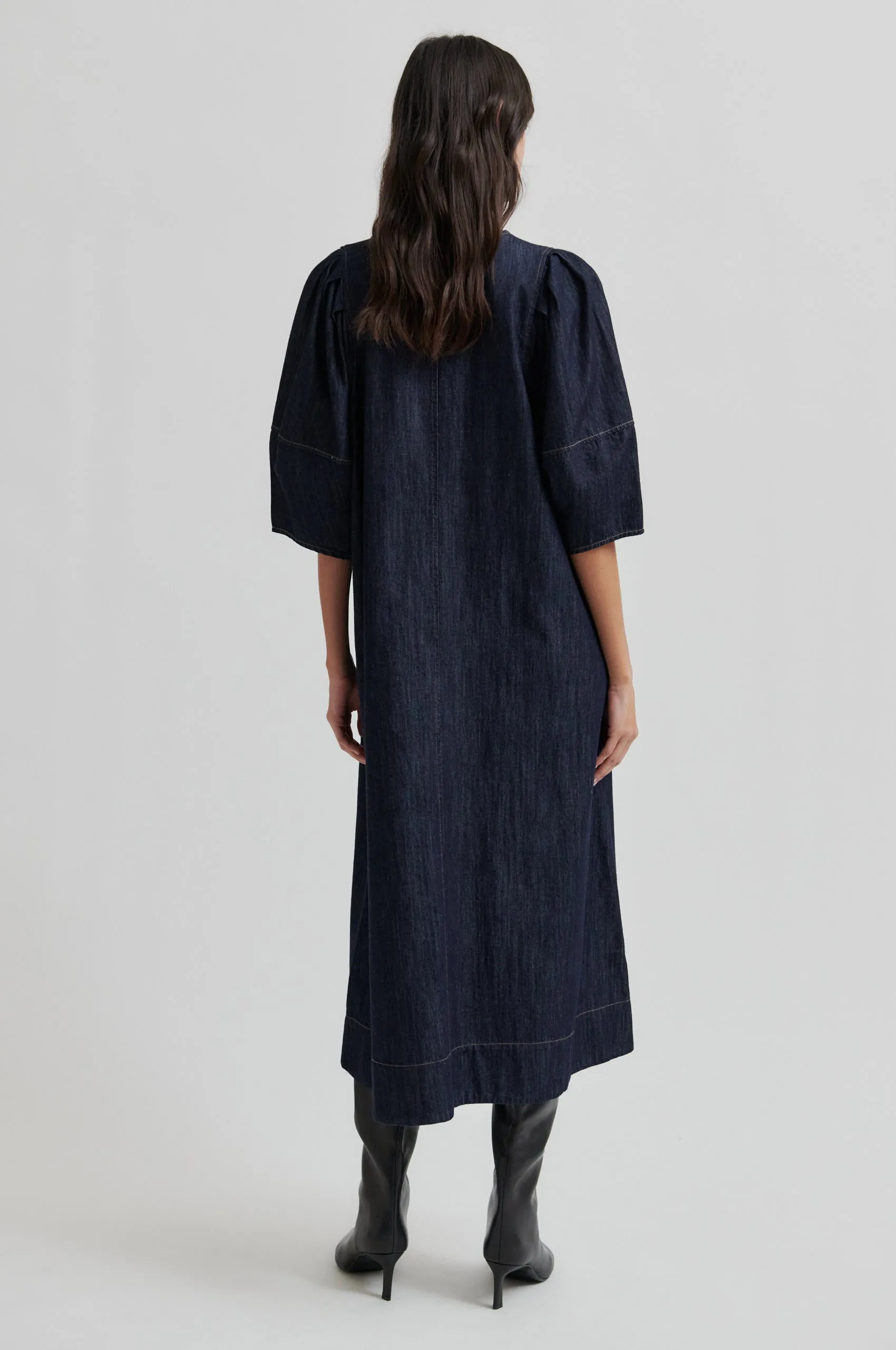 WeightlessLayeringPiece Dera Denim Dress