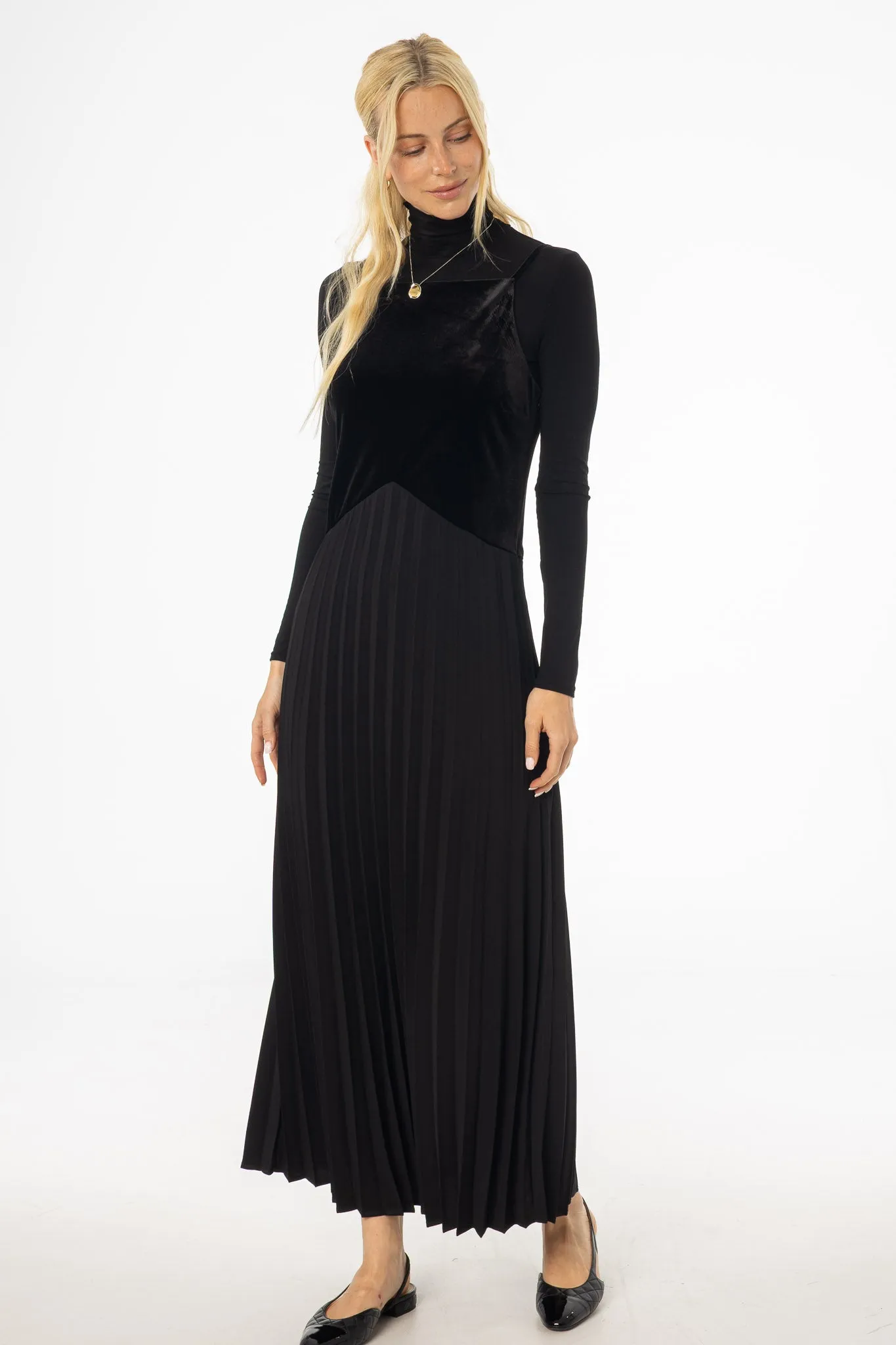 Classic Look Black Two Tone Fabric Jumper