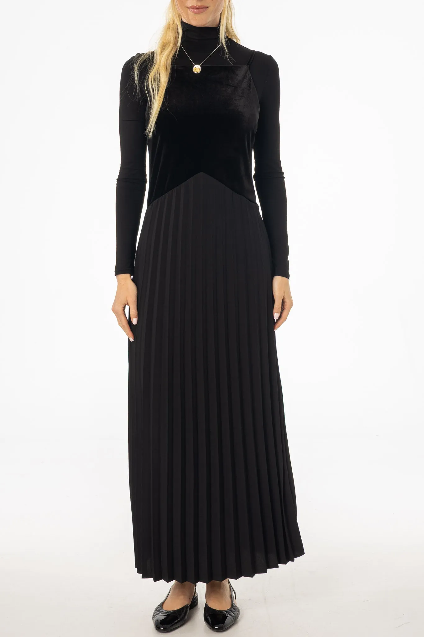 NonRestrictive Cut Heavy Silk Black Two Tone Fabric Jumper