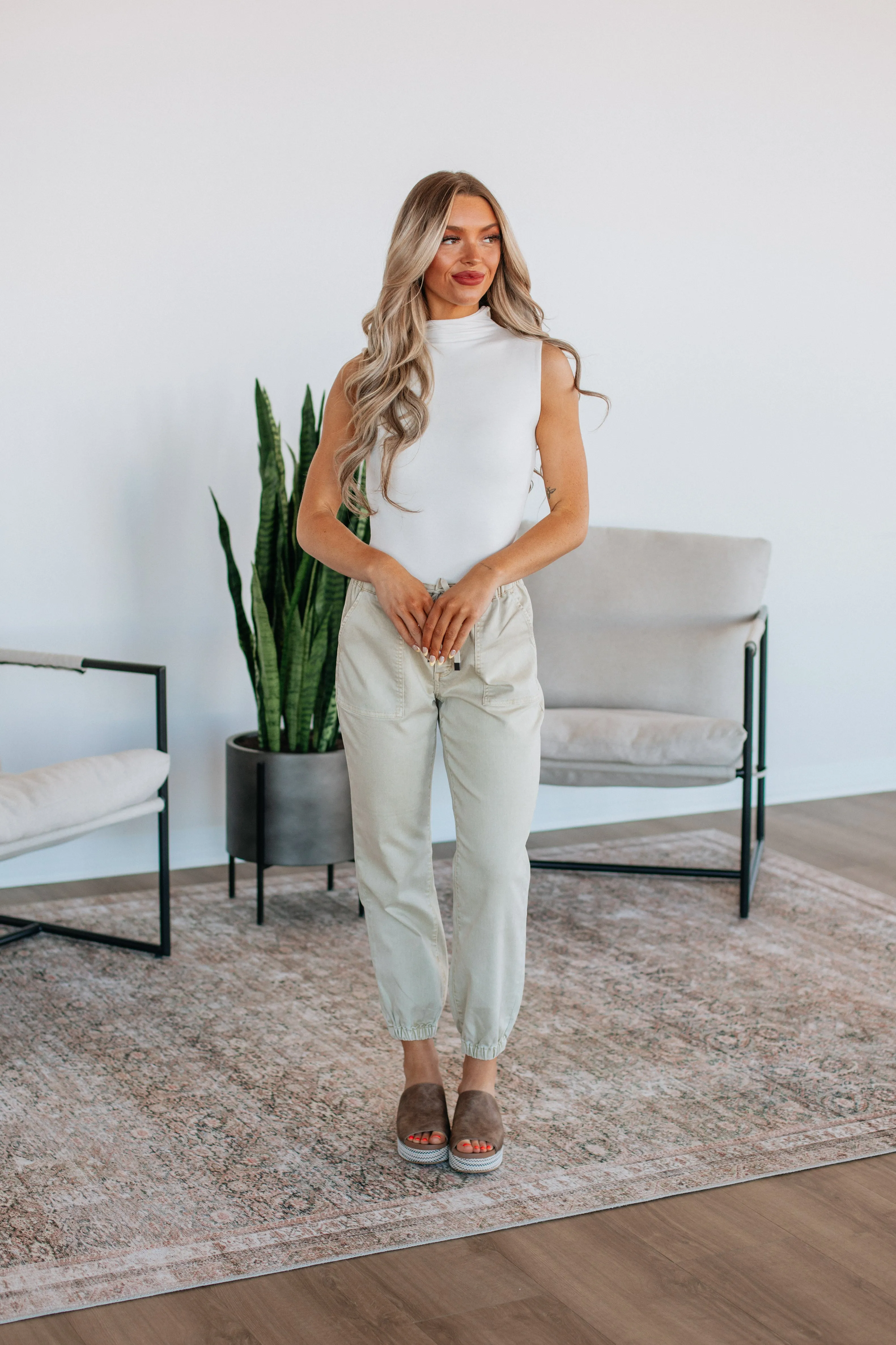 WrinkleFreeFabric Soft Sweater Drea Mica Joggers - Natural