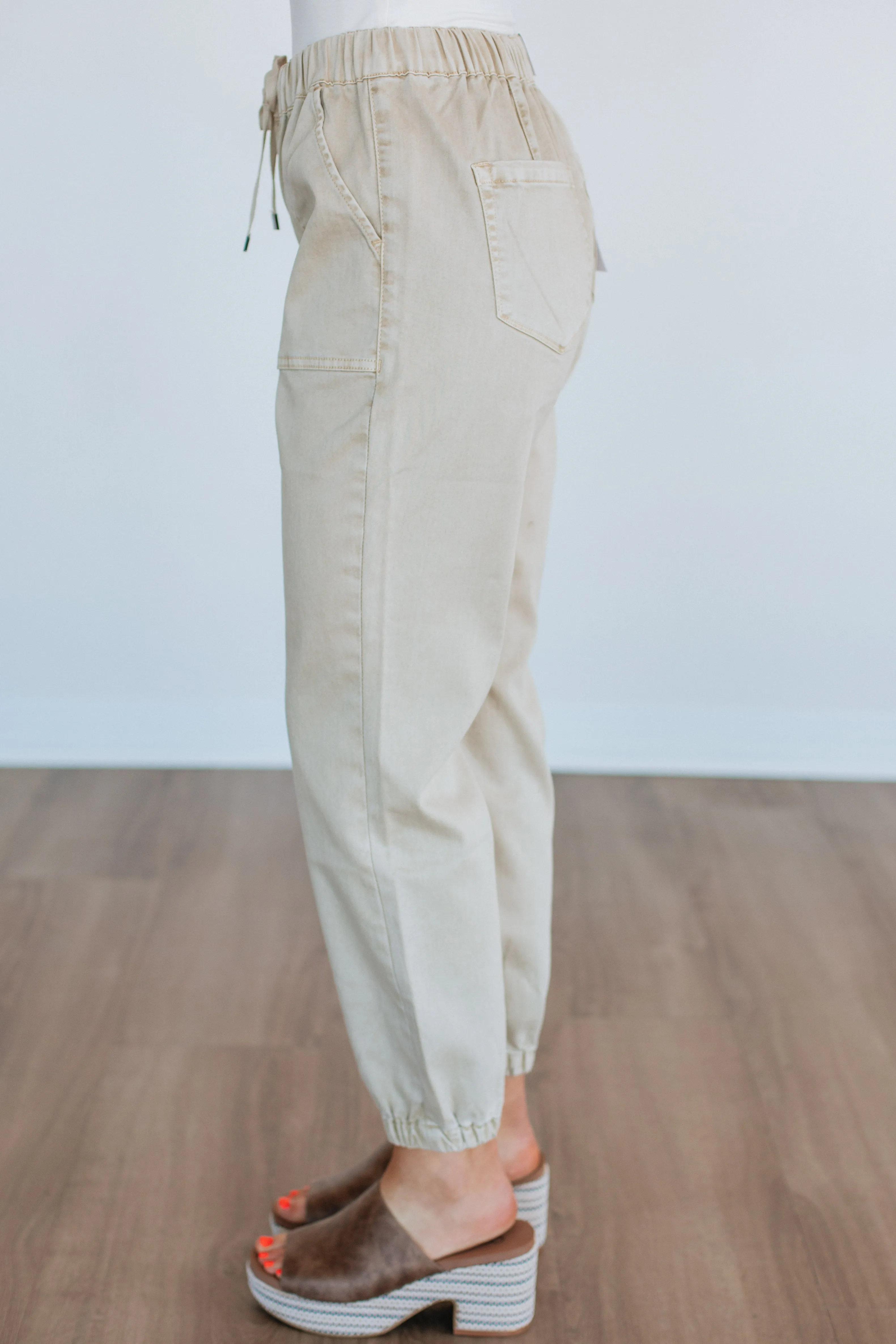 Drea Mica Joggers - Natural Ergonomic Pattern Art Glow