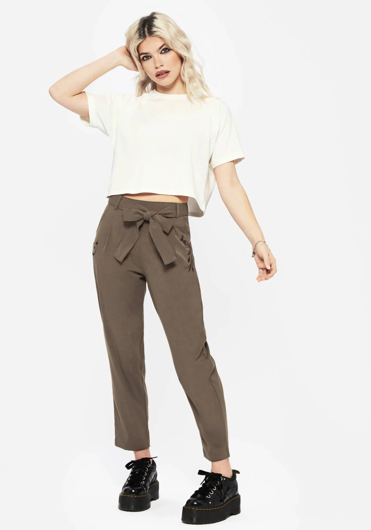 Micro Perforated Fabric Versatile Trend Sunne Moth Embroidered Boxy Crop Cotton Tee
