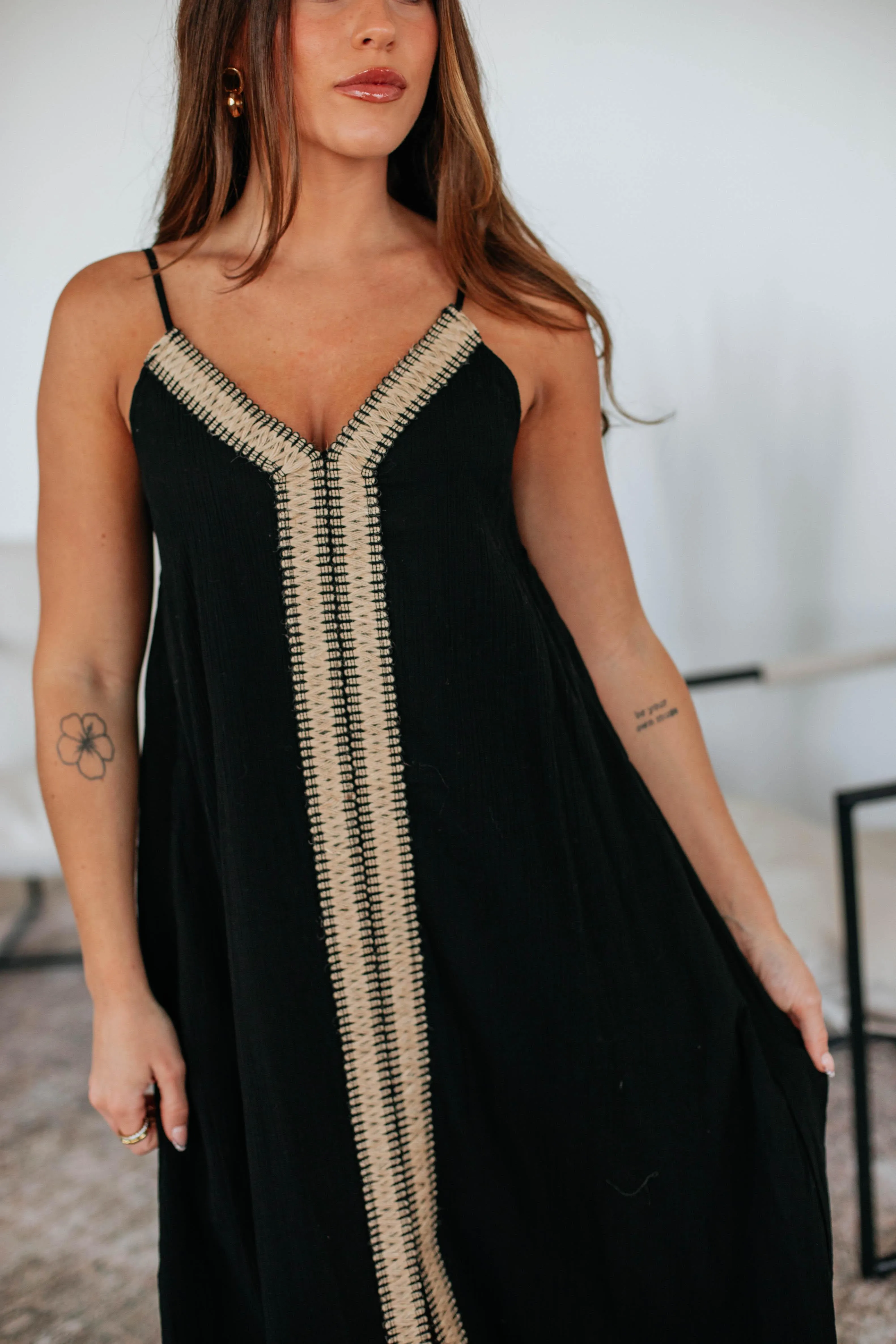 Chrome Glow Evening Chic Anahi Maxi Dress