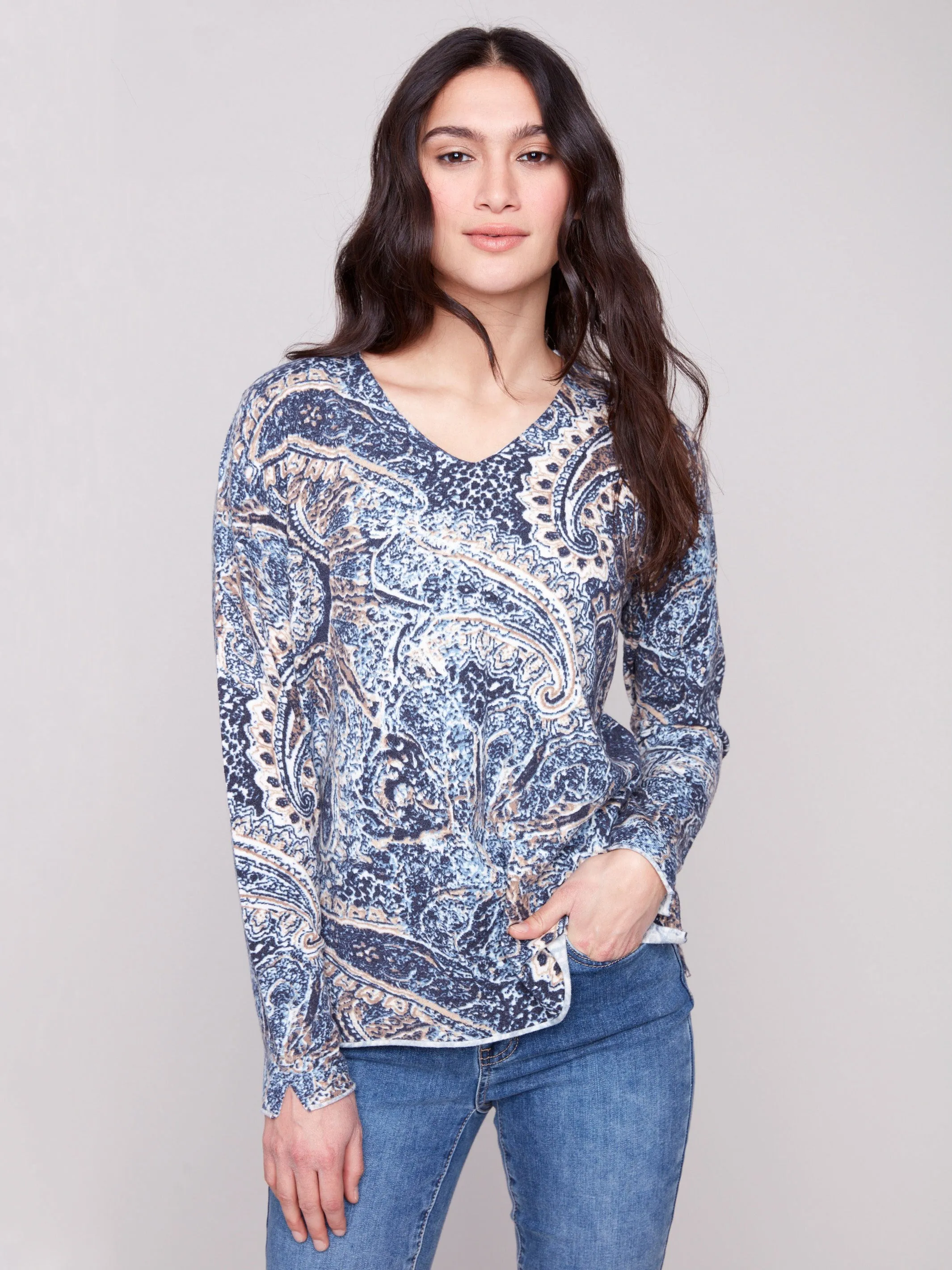 Printed V-Neck Sweater - Bohemian Winter Must-Have Wear Sleek Design