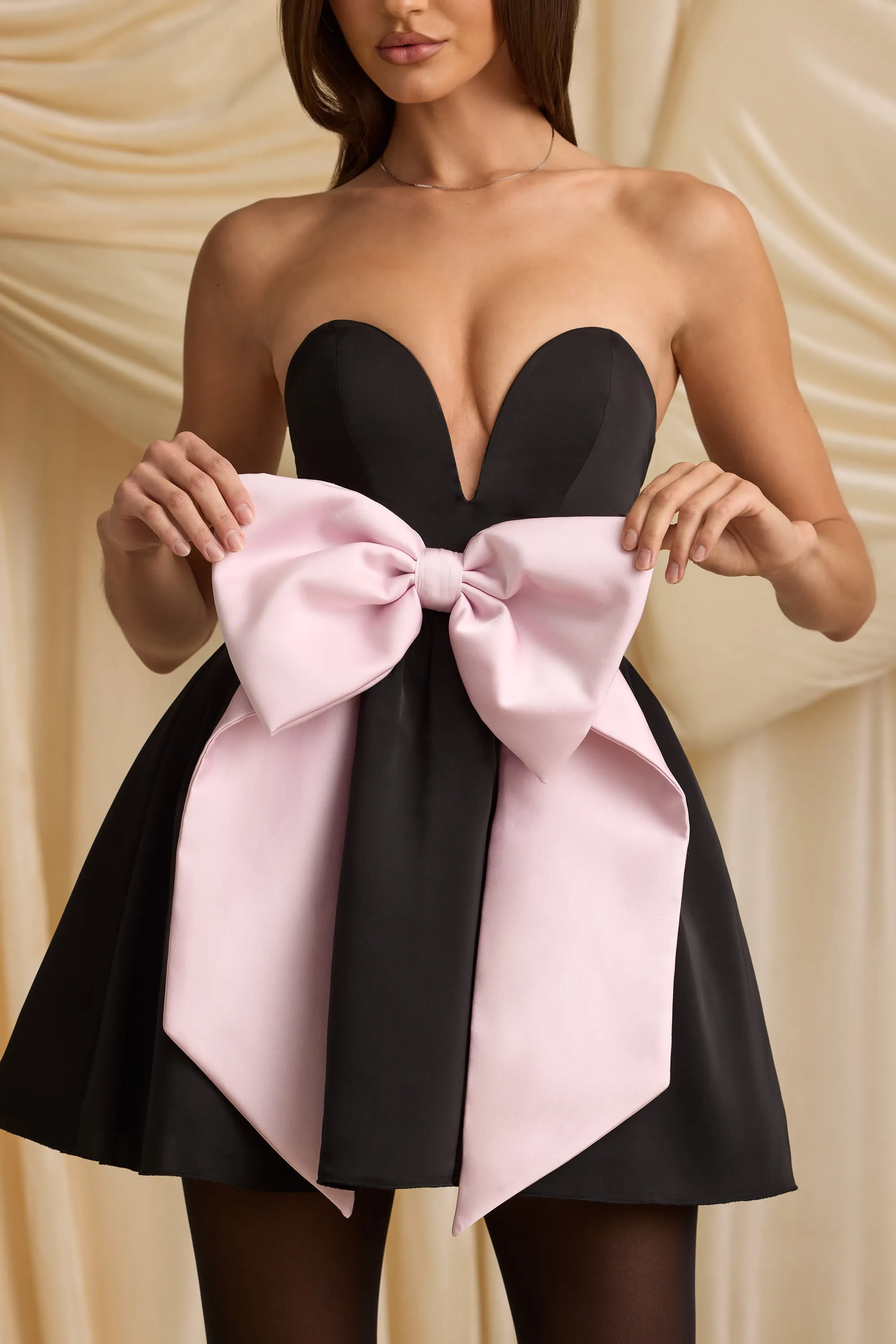 Oversized Pocket Non Irritating Seams Bow-Detail Corset Mini Dress in Black