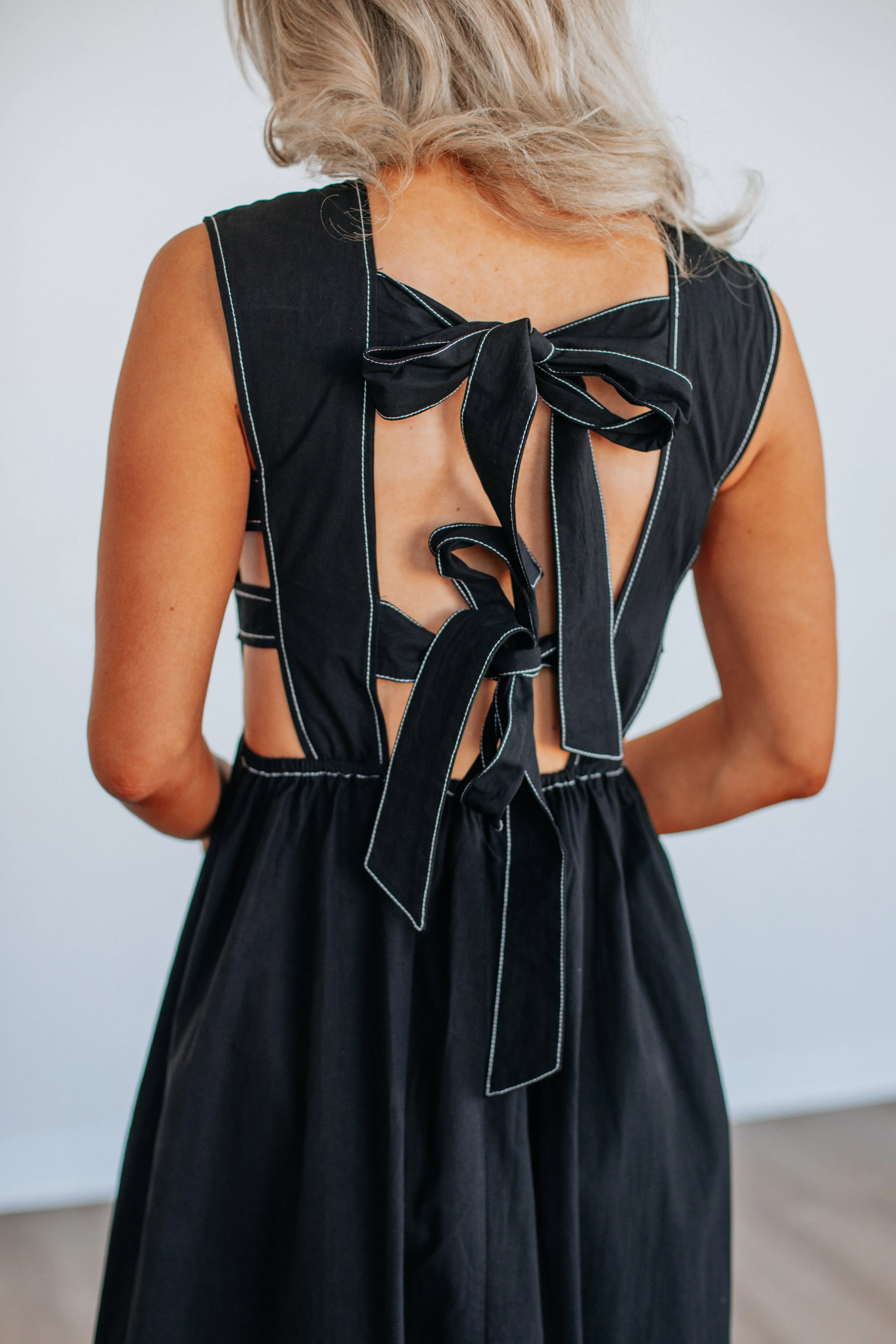 Pine Grove Alicyn Dress - Black