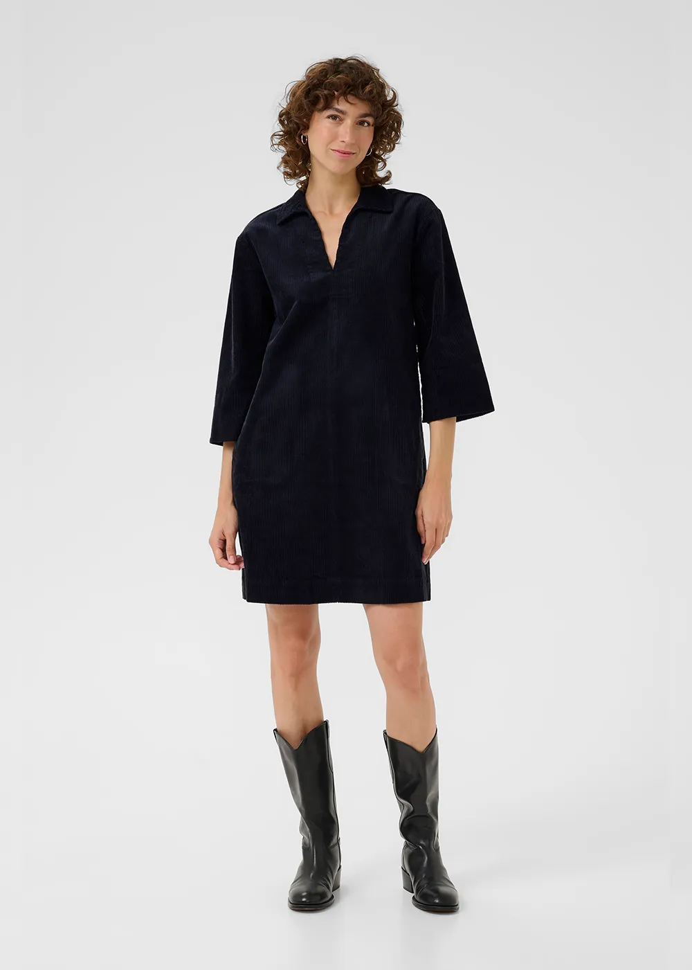 Sharri Dress Velvet Smooth Flattering Style