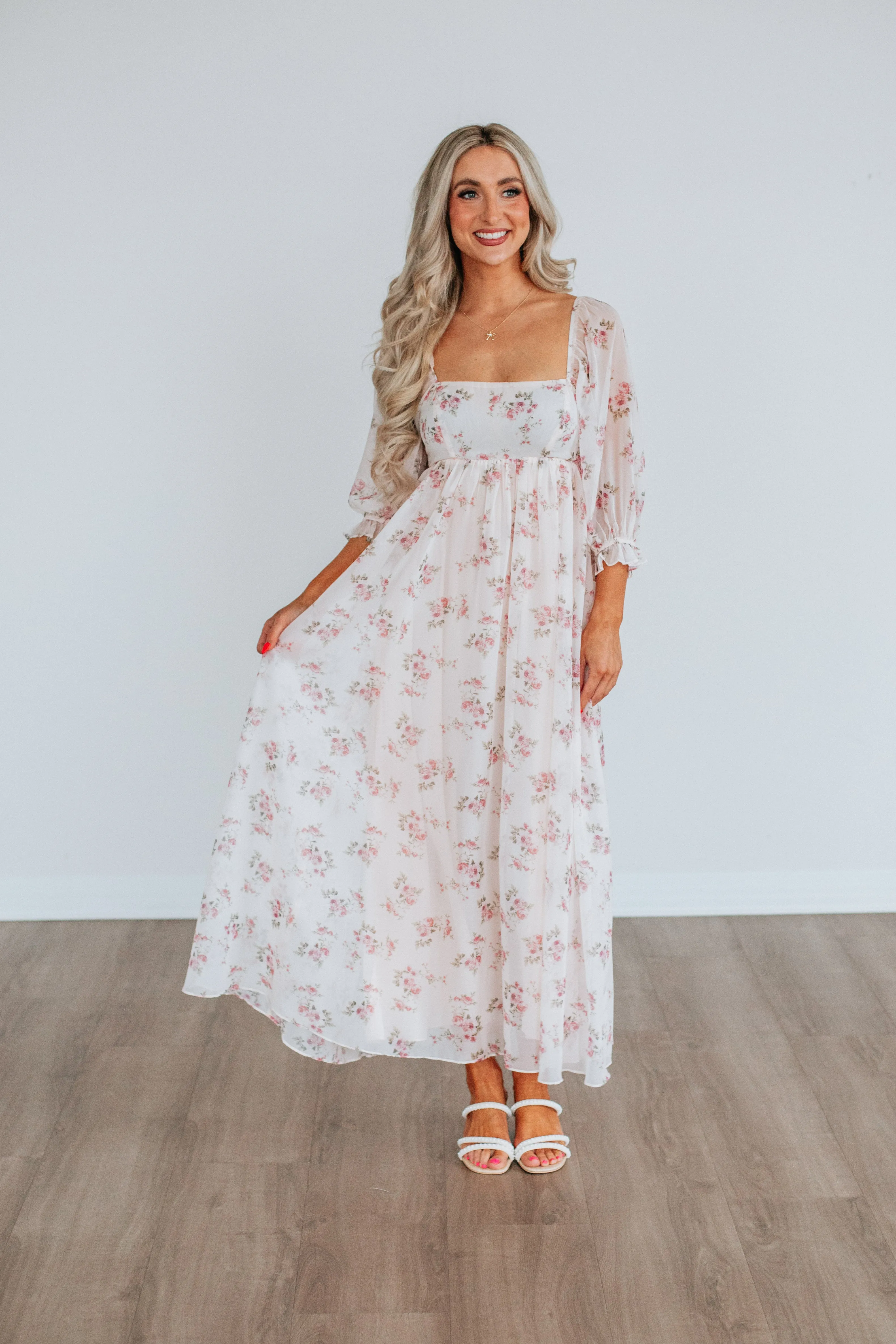 Ambrie Babydoll Dress The lightweight fabric of this dress ensures comfort throughout the day without compromising style