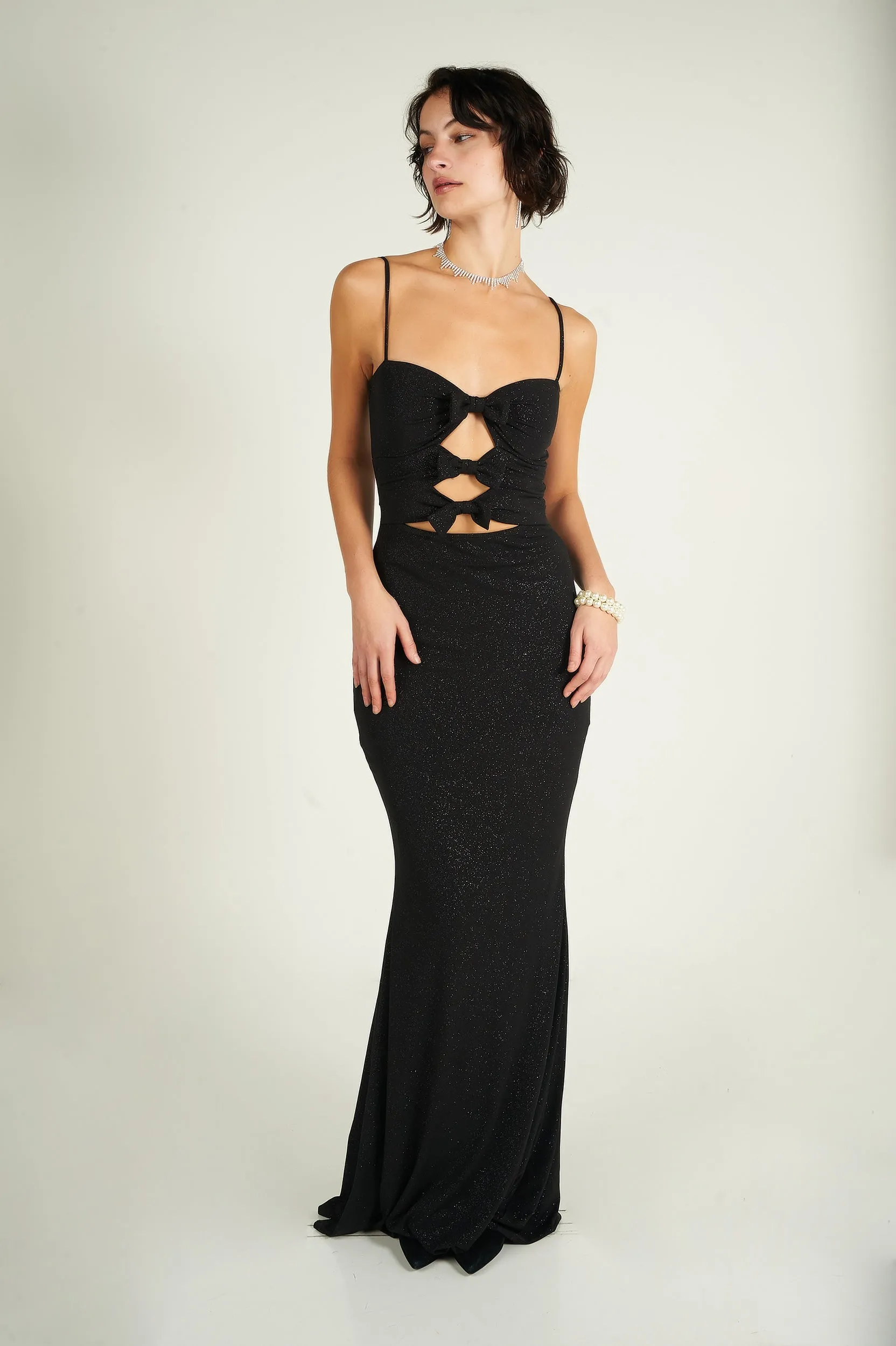 Robe maxi brillante avec boucles - JACYNTHE - (R-C13) - VENTE FINALE The flattering design of this dress ensures it enhances your shape while providing comfort The flowing nature of this maxi dress ensures that you can move freely without sacrificing style