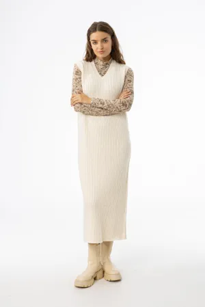 Travel Proof Moon Beam Cream V Neck Knit Maxi Dress