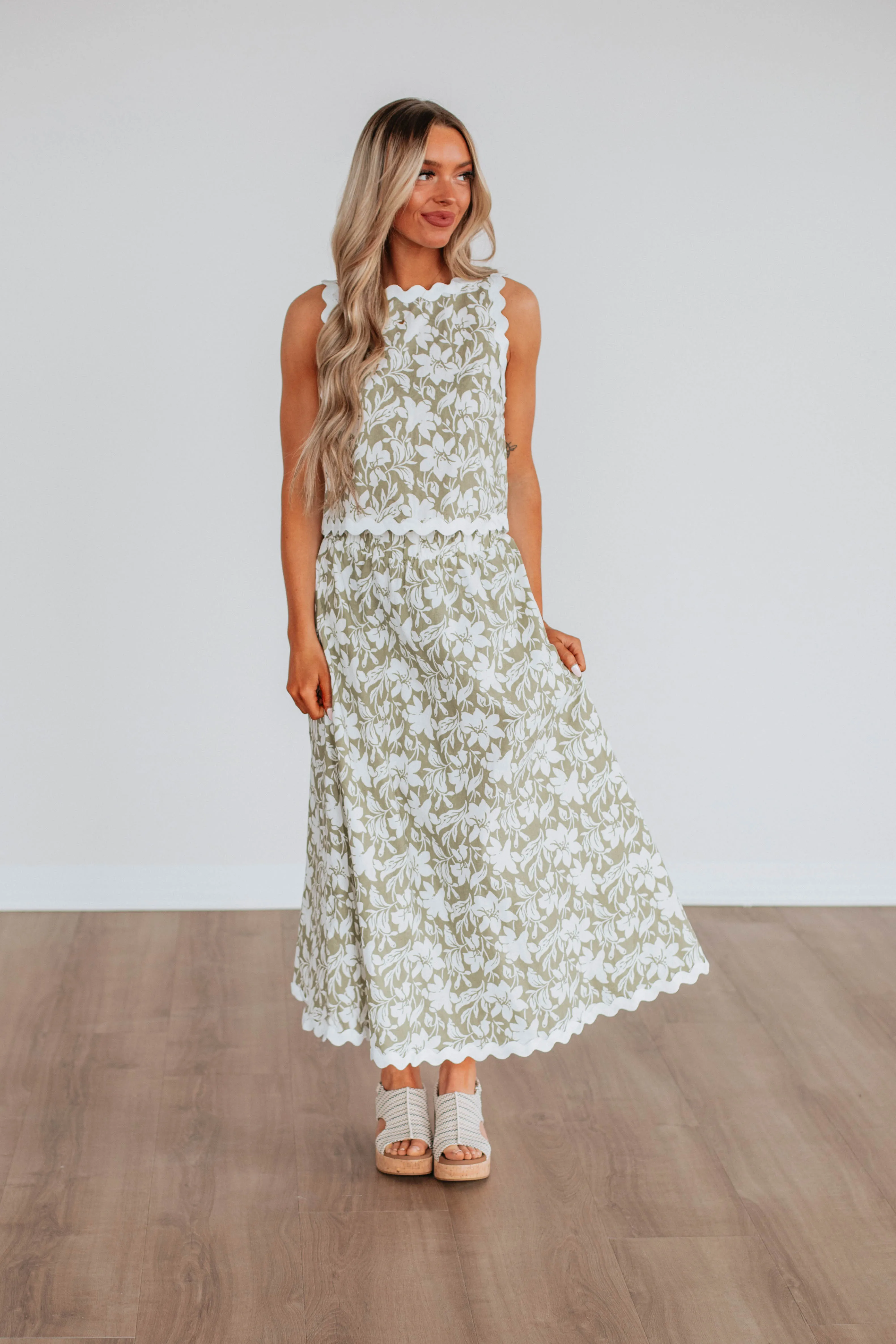 Havena Floral Skirt Laser Cut Edges Vibe Shot