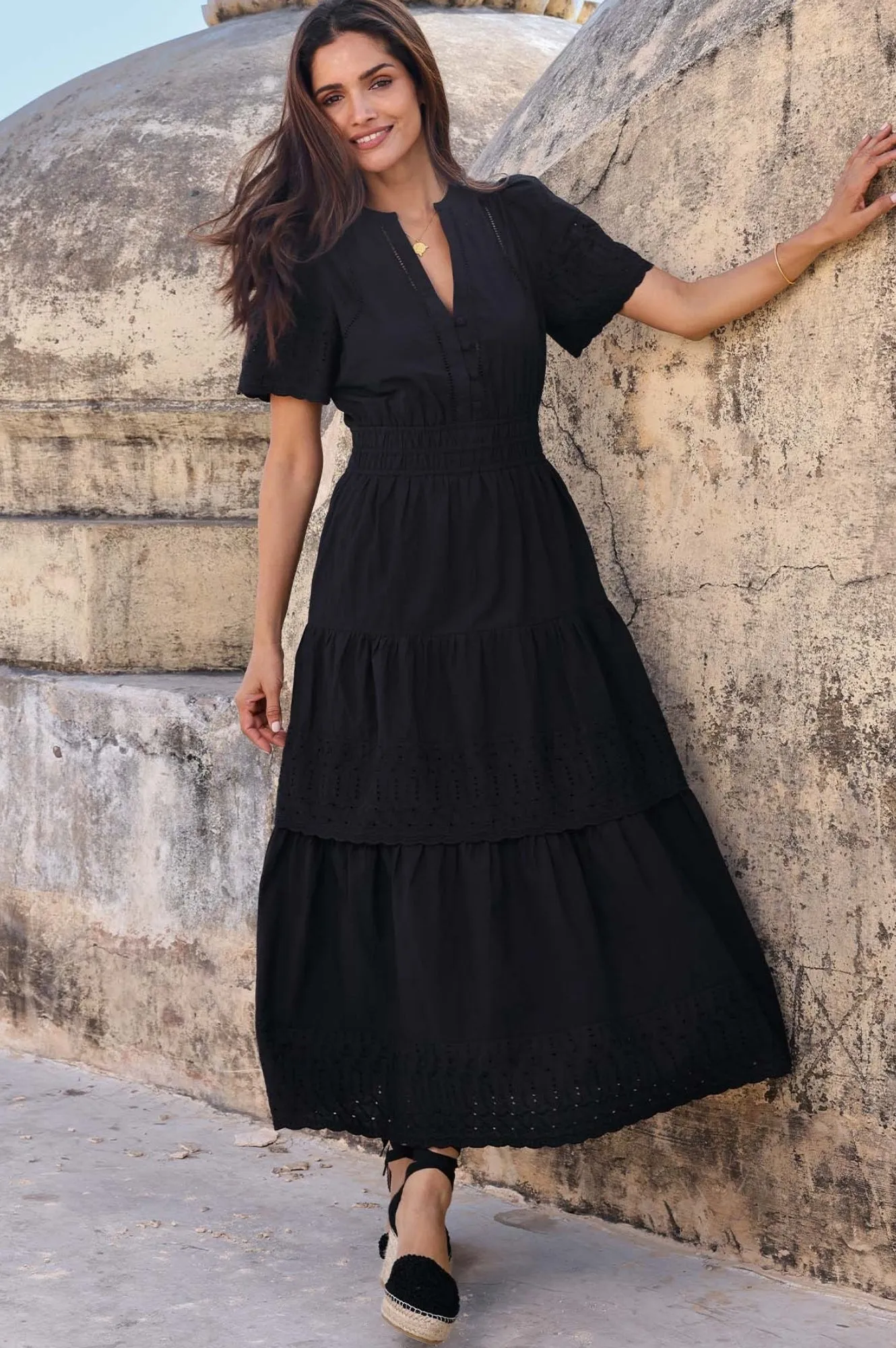 Broderie Sienna Dress | Black Crafted with high-quality materials this dress ensures both comfort and durability Tide Glow