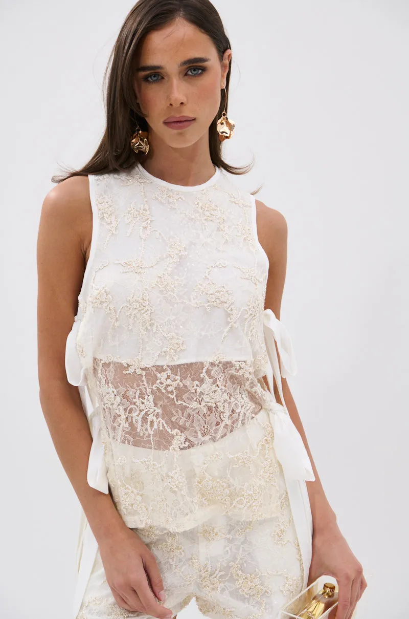 Operator - trained LANA FLORAL LACE BLOUSE