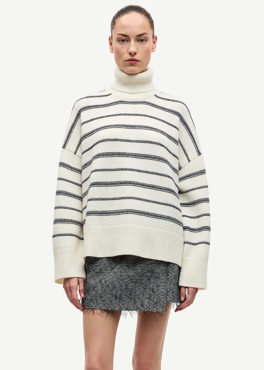 Sakeiku Stripe Turtleneck Sweater Timeless Cozy Knitwear Comfort
