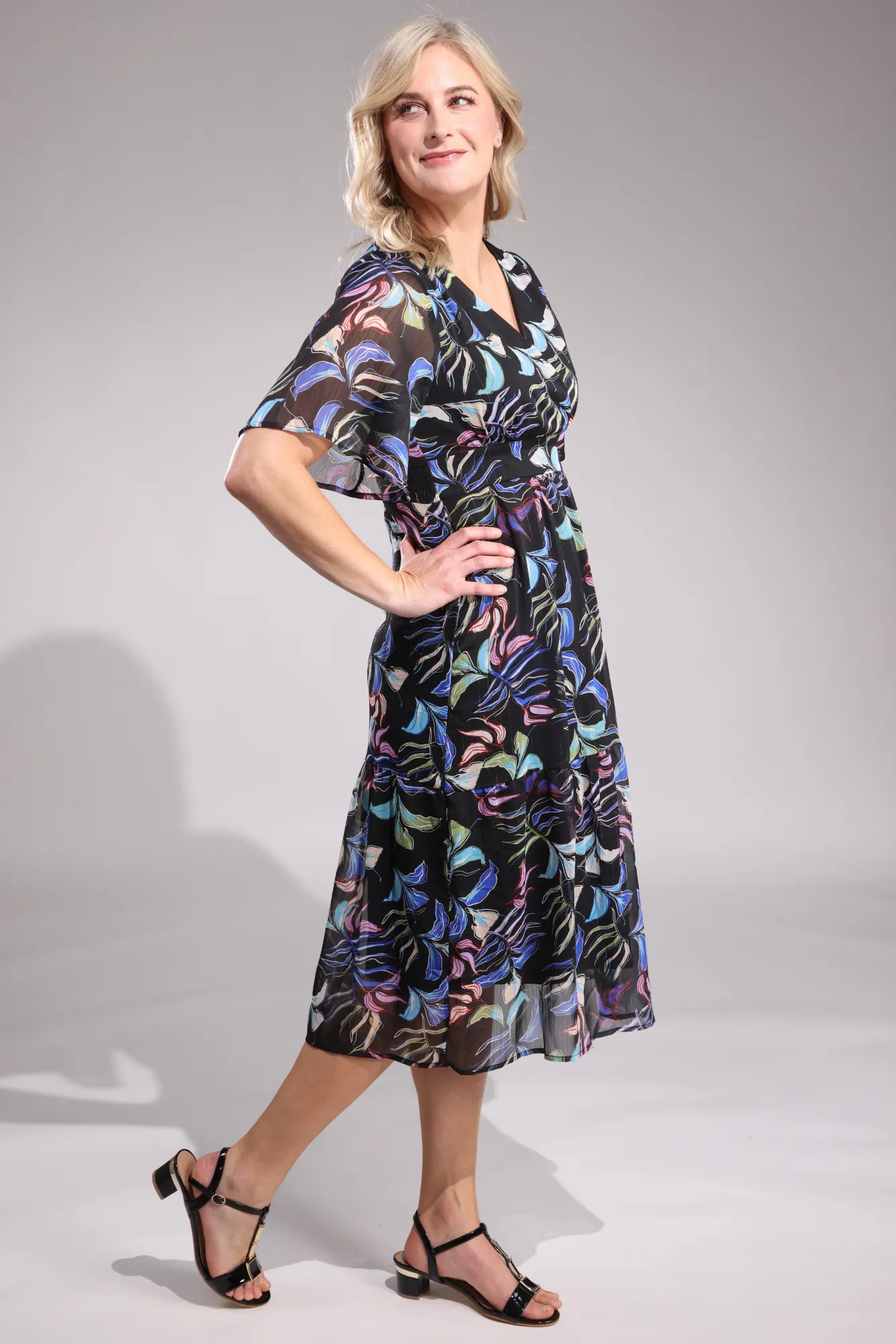Cross over V neck Chiffon Dress | Black Multi Petal | 8557A1 ElasticFree Road Soul