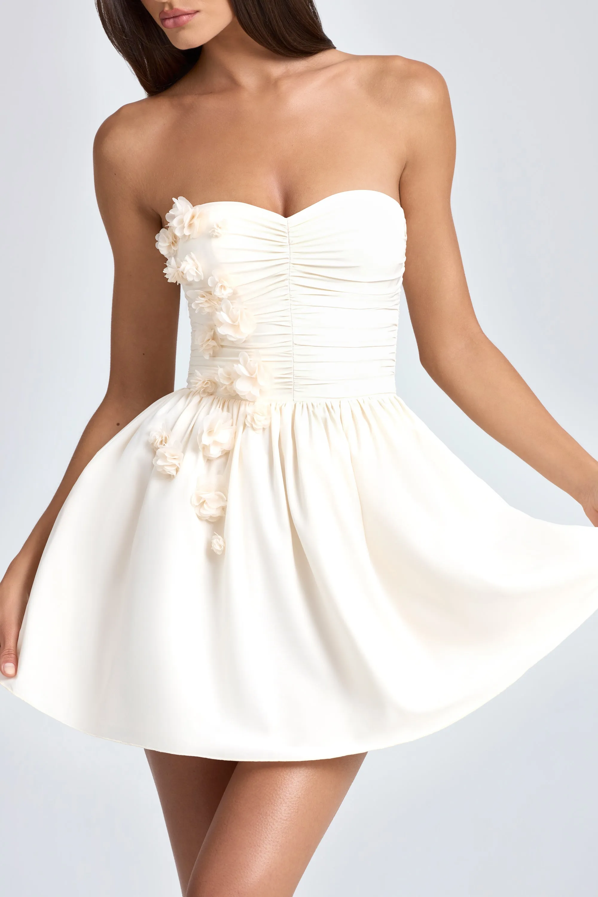 Bandeau Floral-Appliqu?? Corset Mini Dress in Ivory Pop Hot