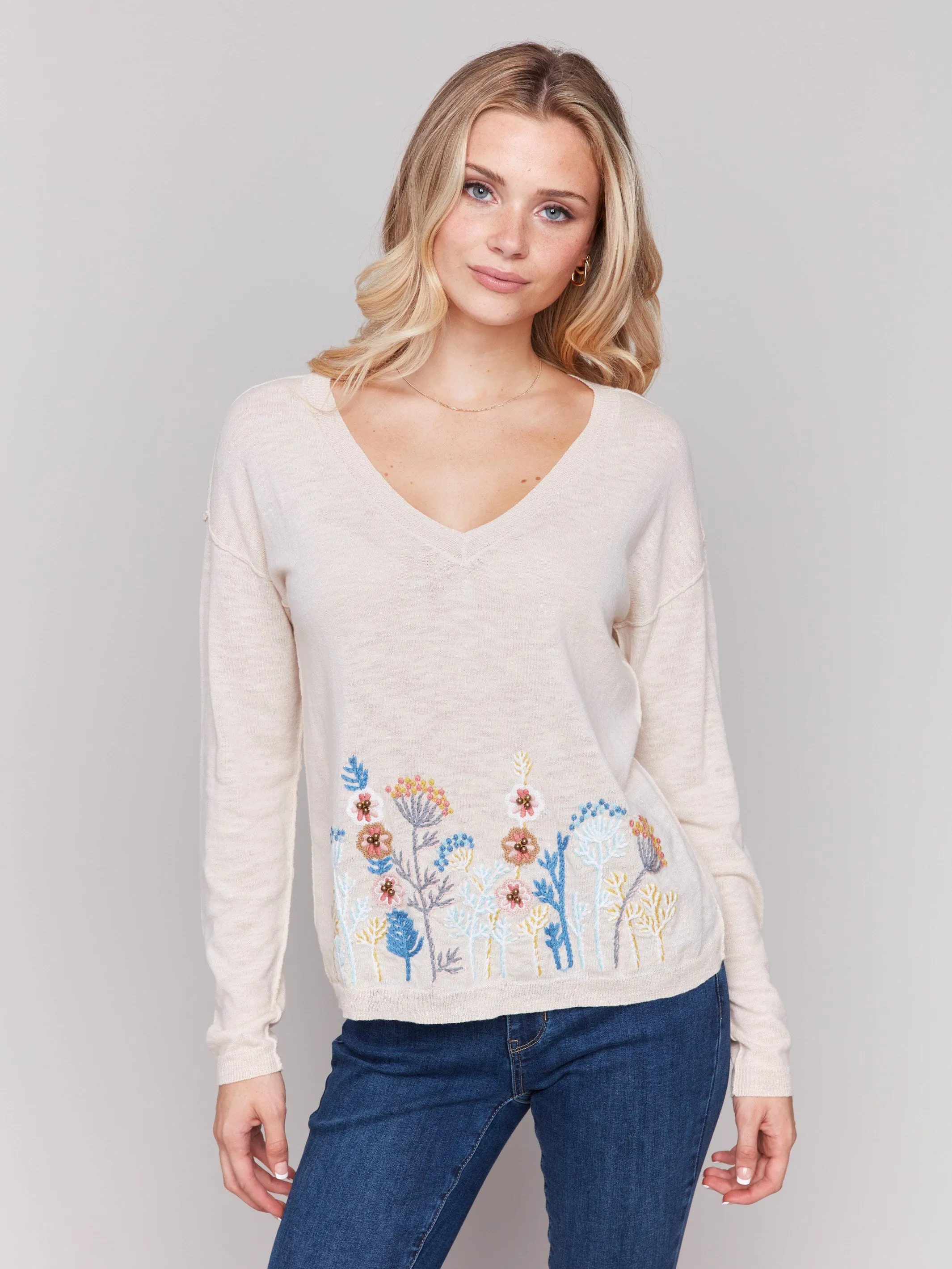 Seasonal Warmth Timeless Style Embroidered Cotton V-Neck Sweater - Flowers