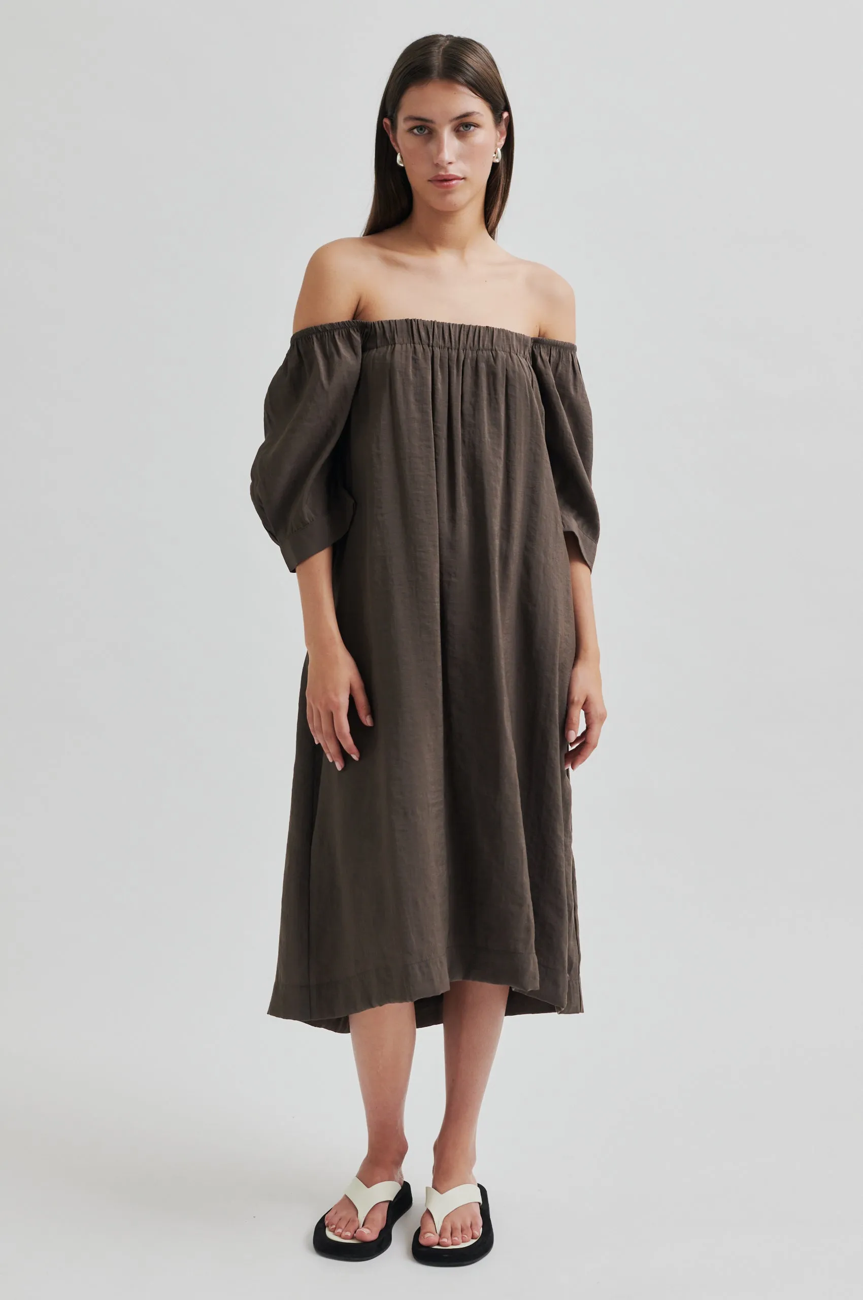 HighCollared Design ShrinkageFree Fabric Terra Dress