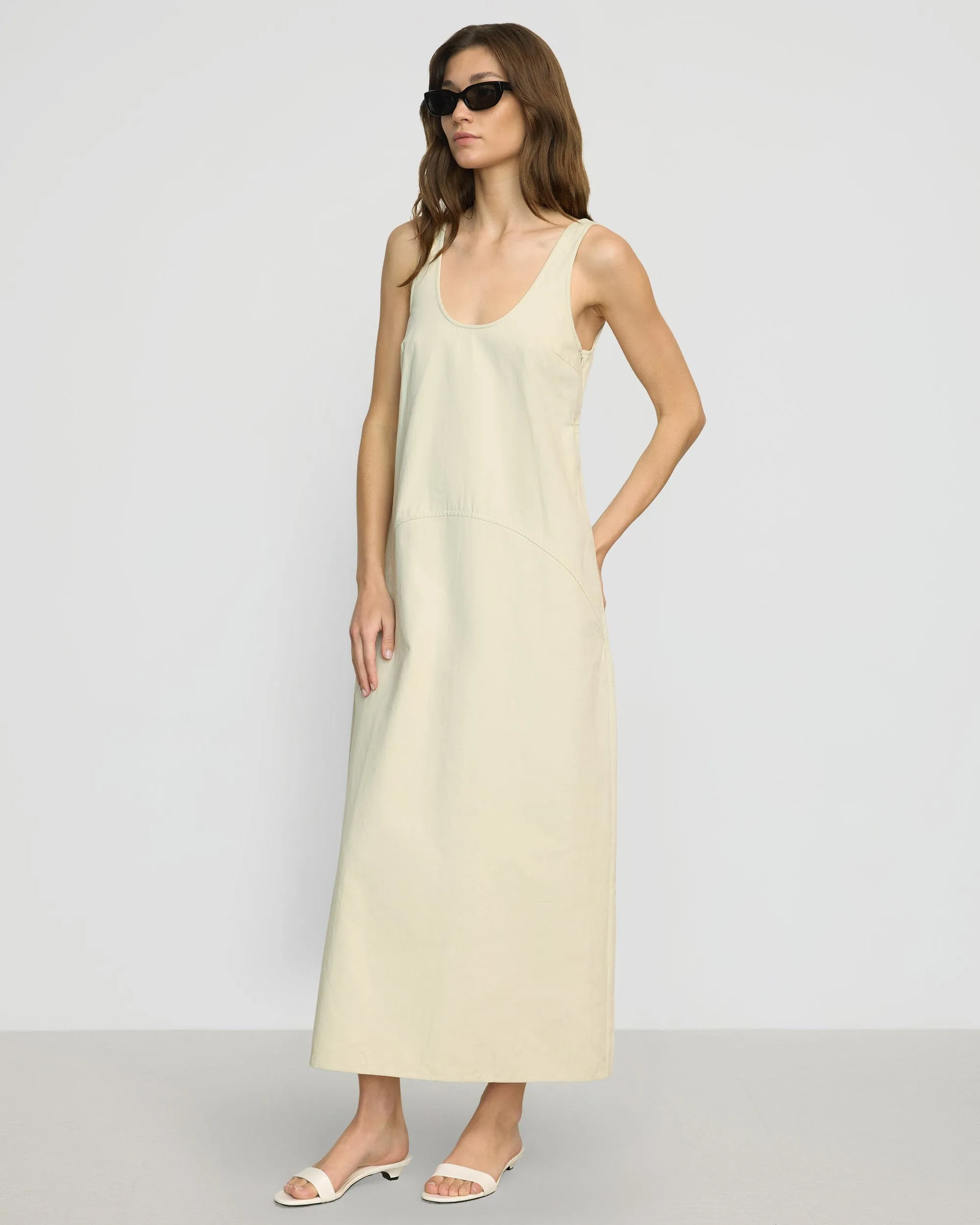 Mavis U-Neck Tank Dress Non Restrictive Fit