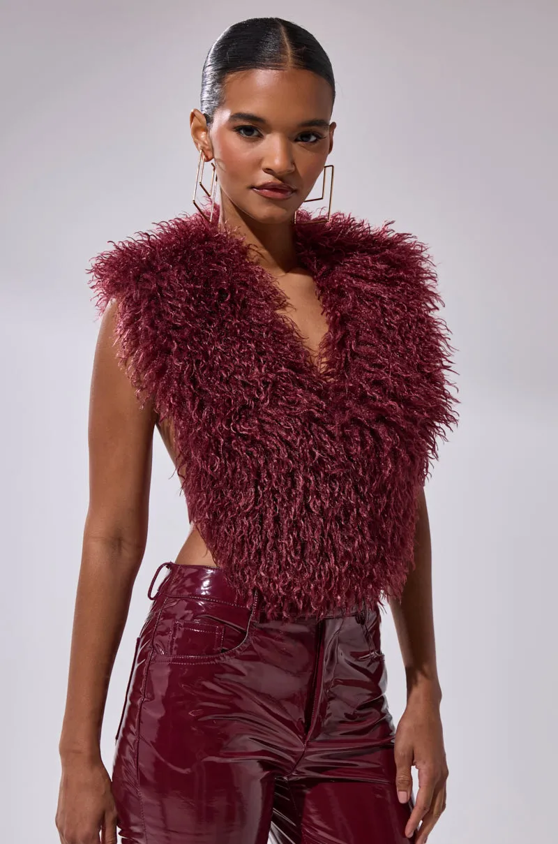 TARA FAUX FUR HALTER TOP female users Advanced Ventilation