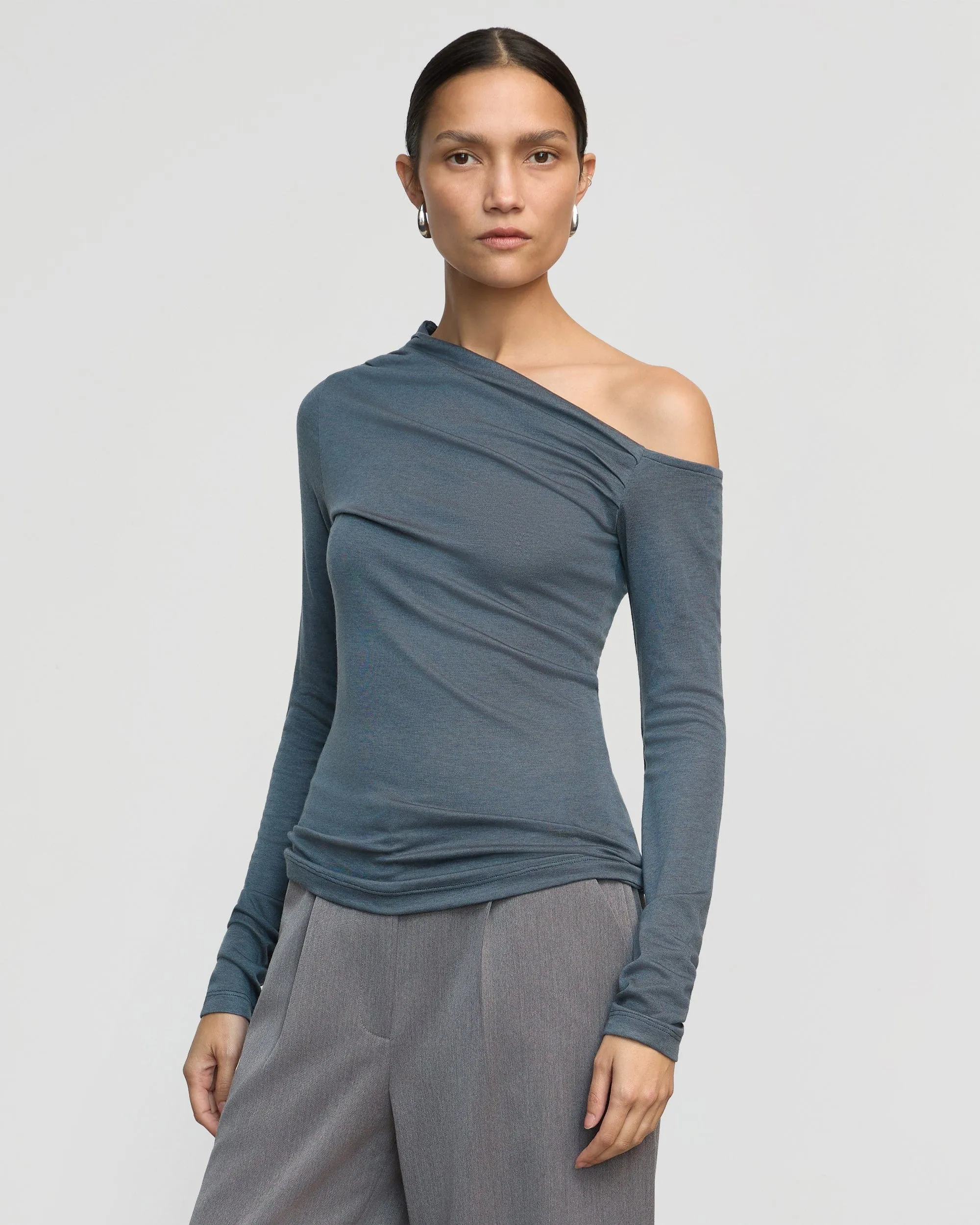 Stretchable Fabric Long Sleeve Ayra Tencel-Wool Off-Shoulder Tee