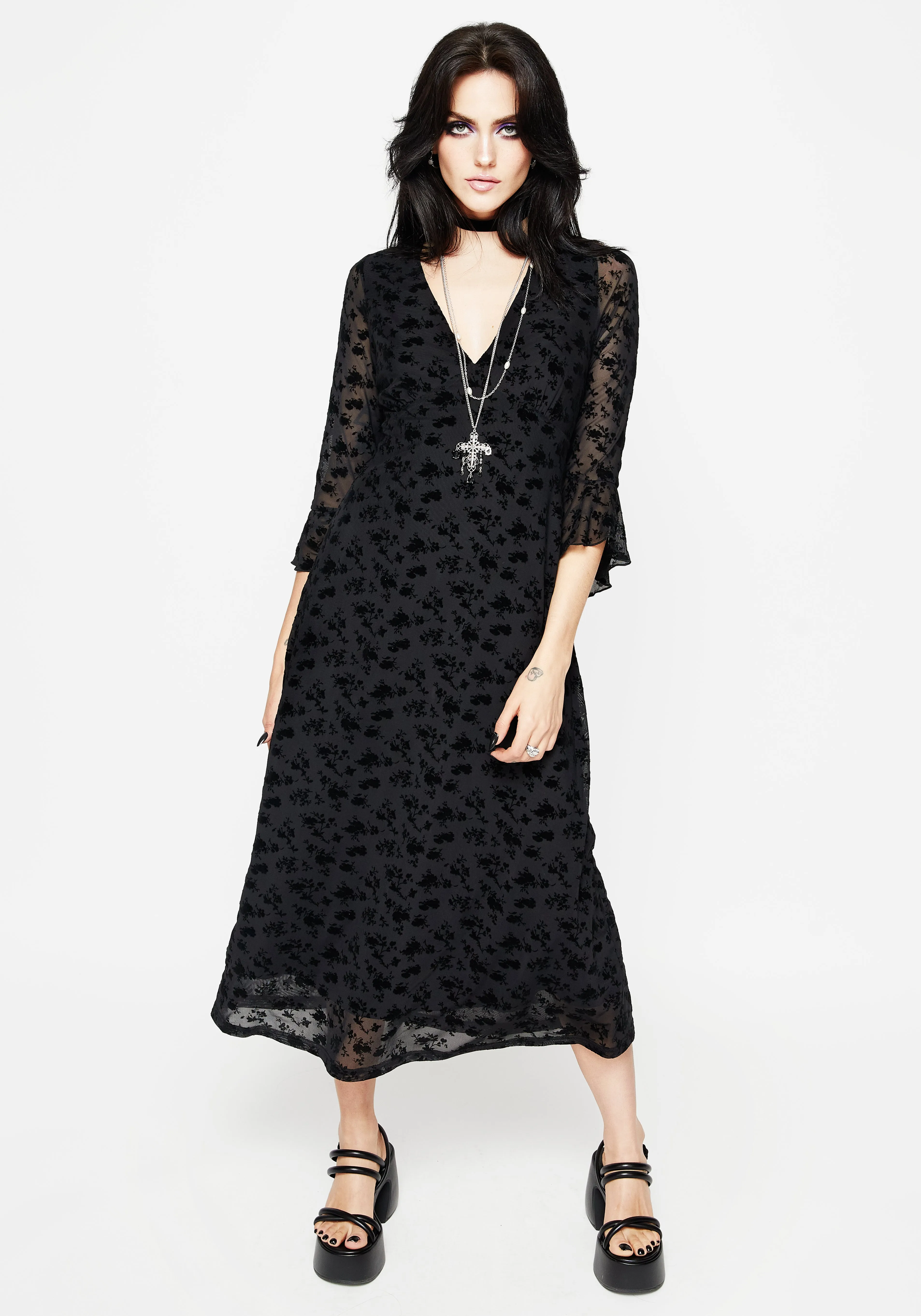 Conduit Floral Mesh Layered Midaxi Dress This dress offers both style and practicality ensuring you always look your best The versatile design of this maxi dress allows for easy styling with a variety of accessories
