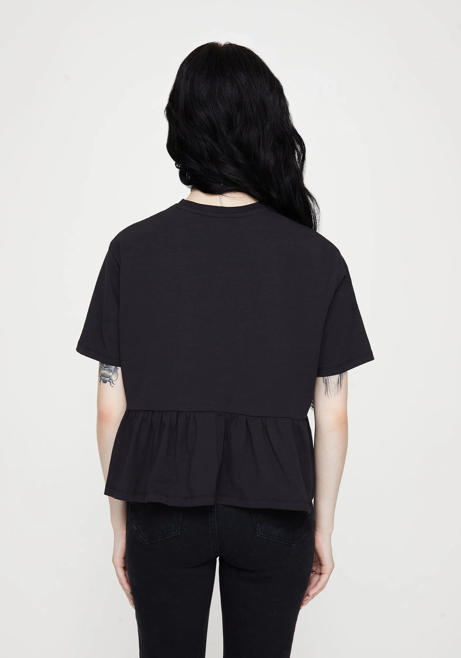 Sleek Design Fianna Embroidered Ruffle Hem Crop T-shirt