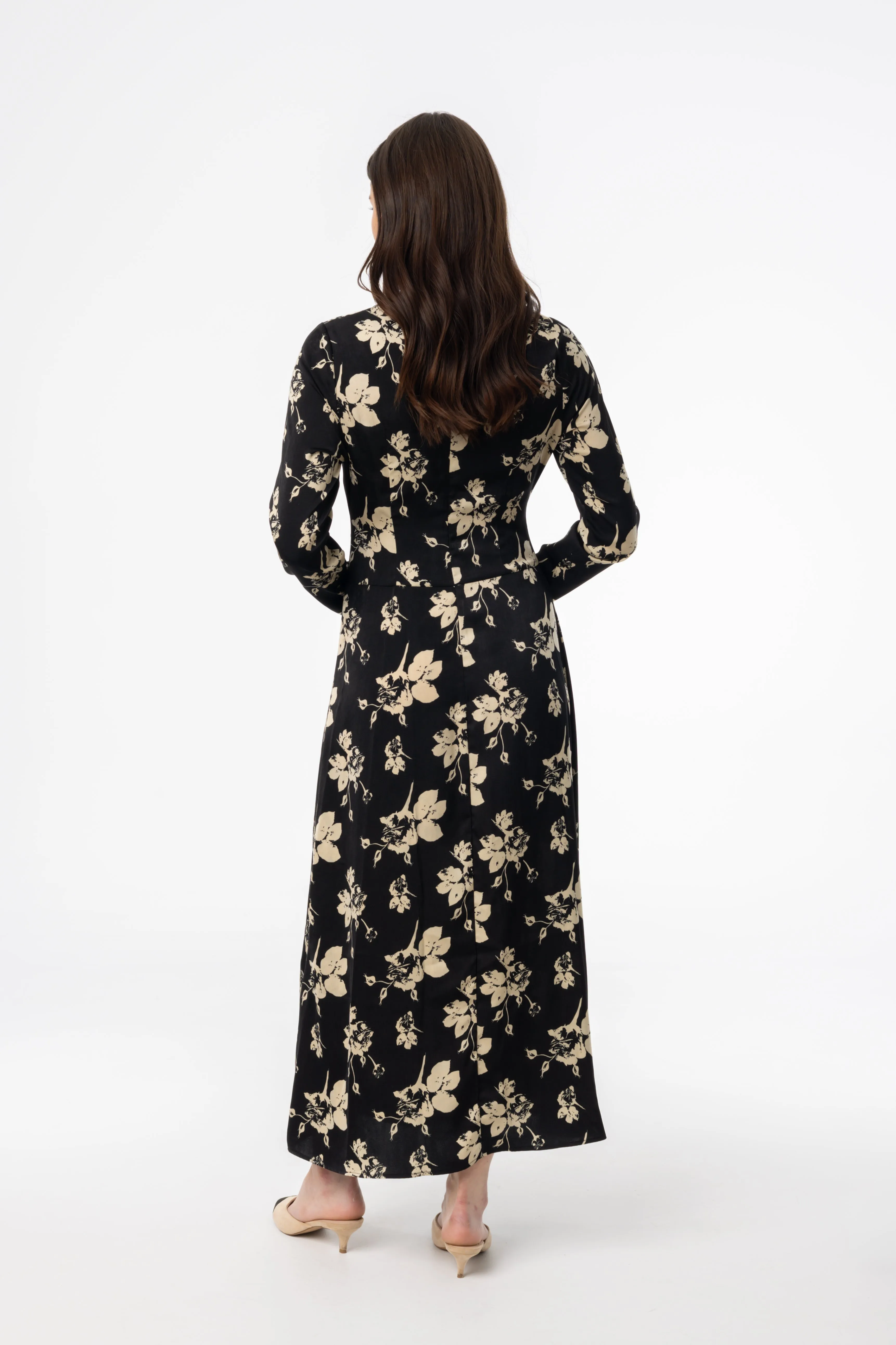 DoubleStitchReinforcement Neo Mode Black Floral Ruched Maxi Dress
