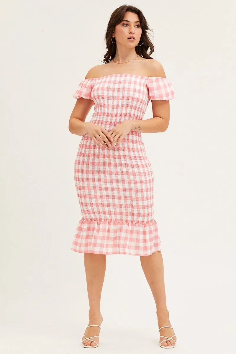 Modern Edge Cozy midi dress Check Shirred Midi Dress
