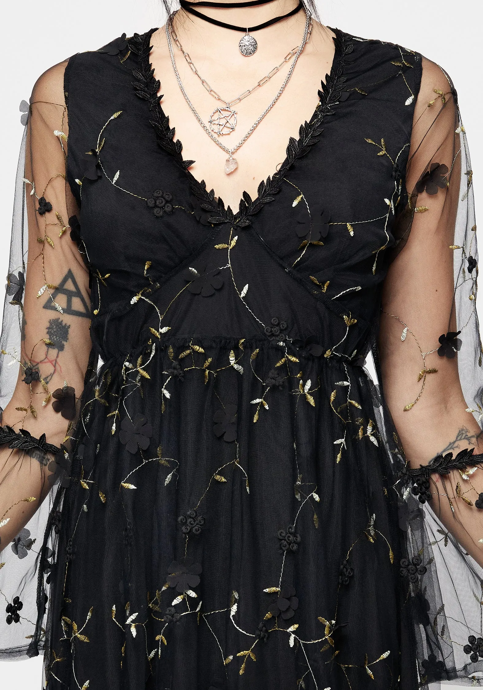 Chrysanthi Applique Maxi Dress Boardwalk Mood Perfect for a day out or a night on the town this dress offers endless styling possibilities