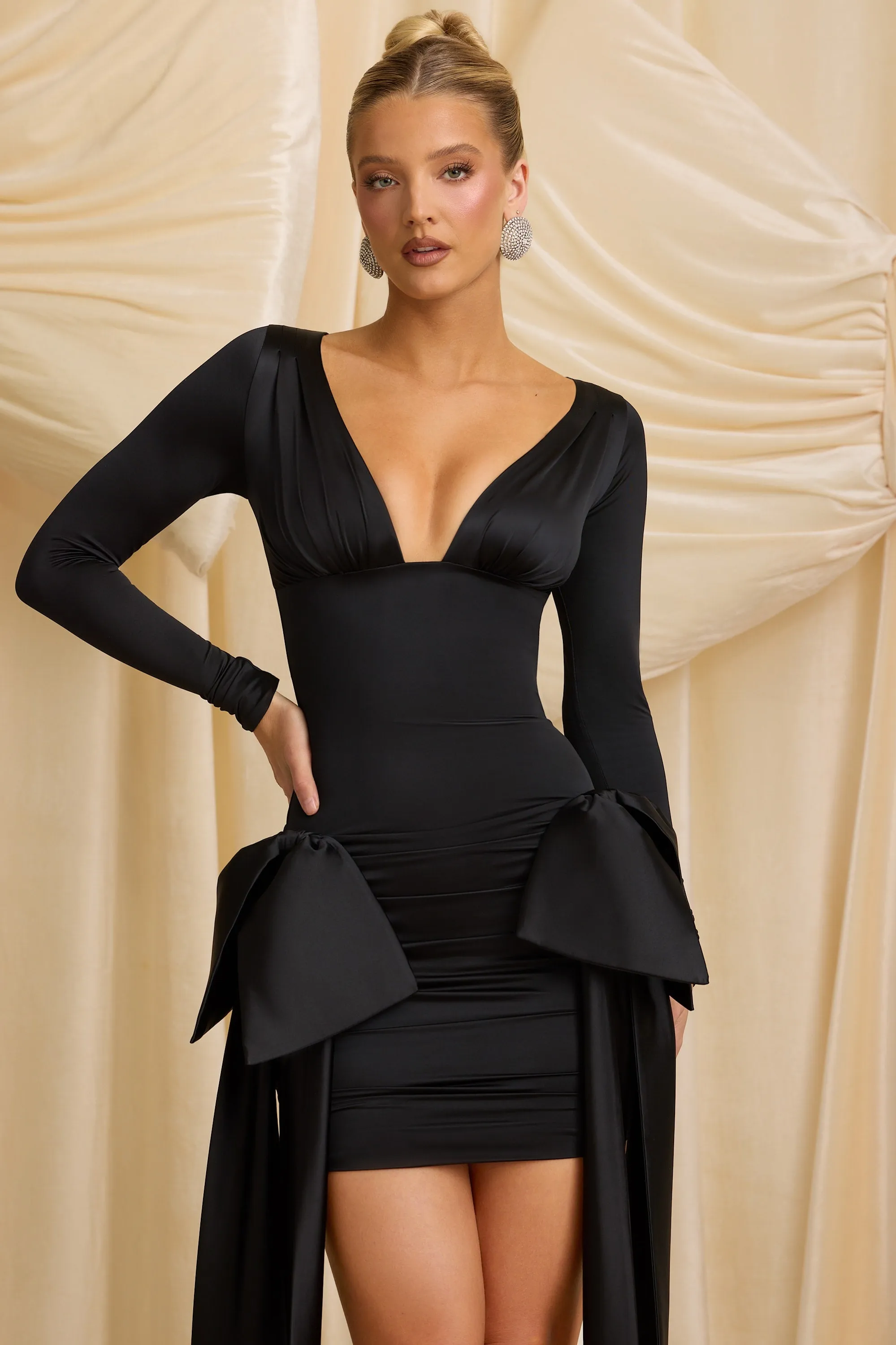 Vibrant Chic Wear Bow-Detail Ruched Mini Dress in Black