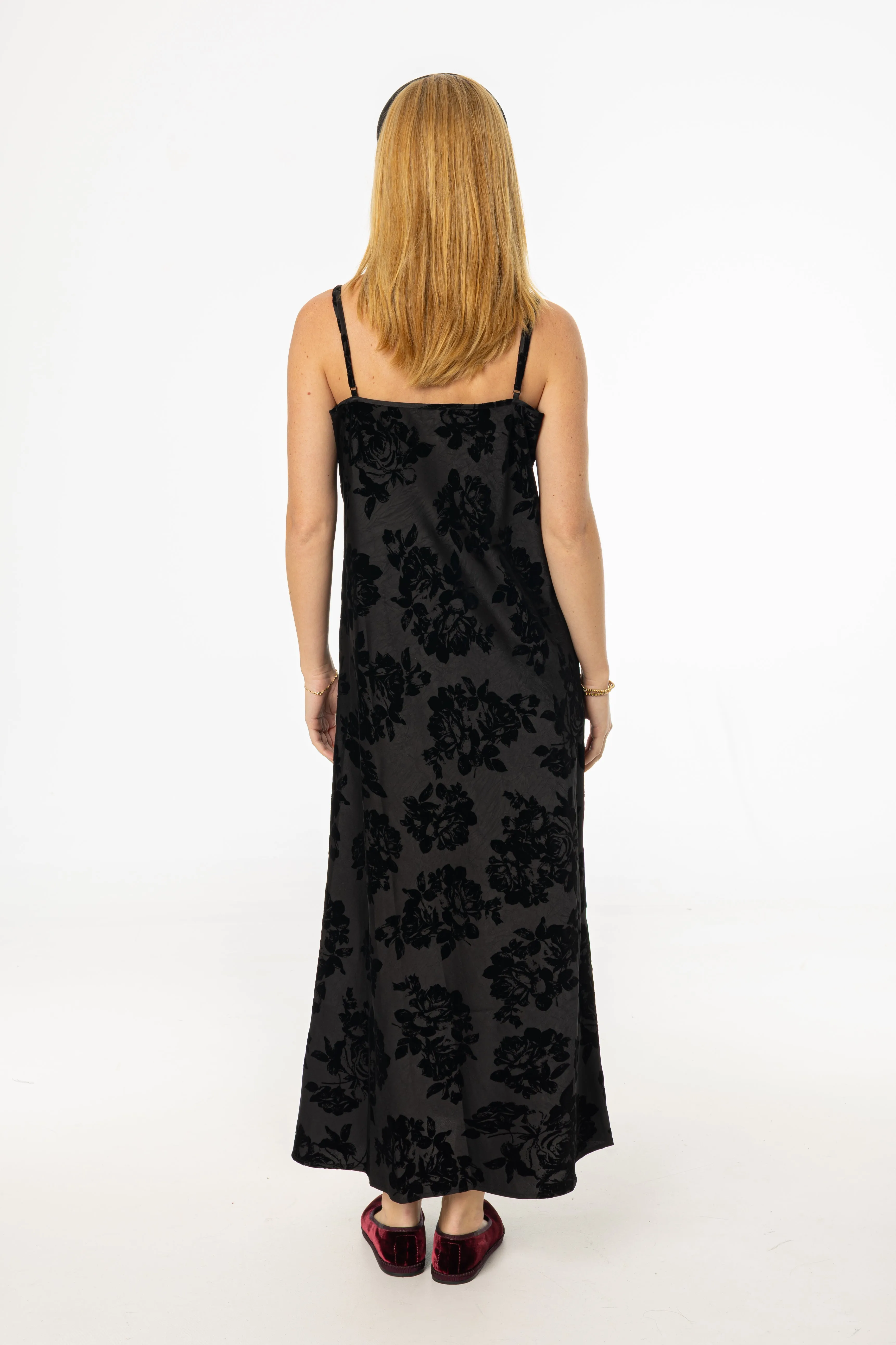 FadeResistantDye Black Flower Print Velvet Slip Jumper