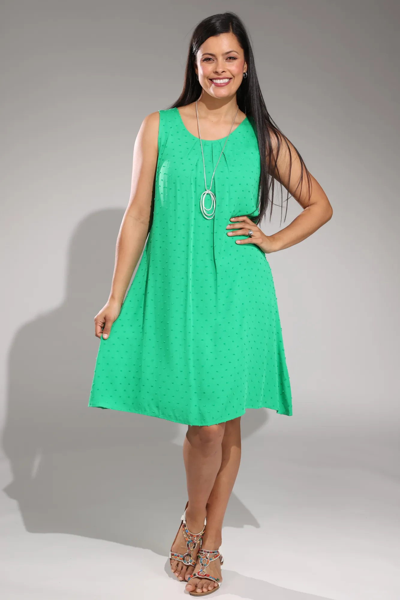 Sleeveless pleat front Dress | KELLY GREEN | 6133A1 MinimalistStyle