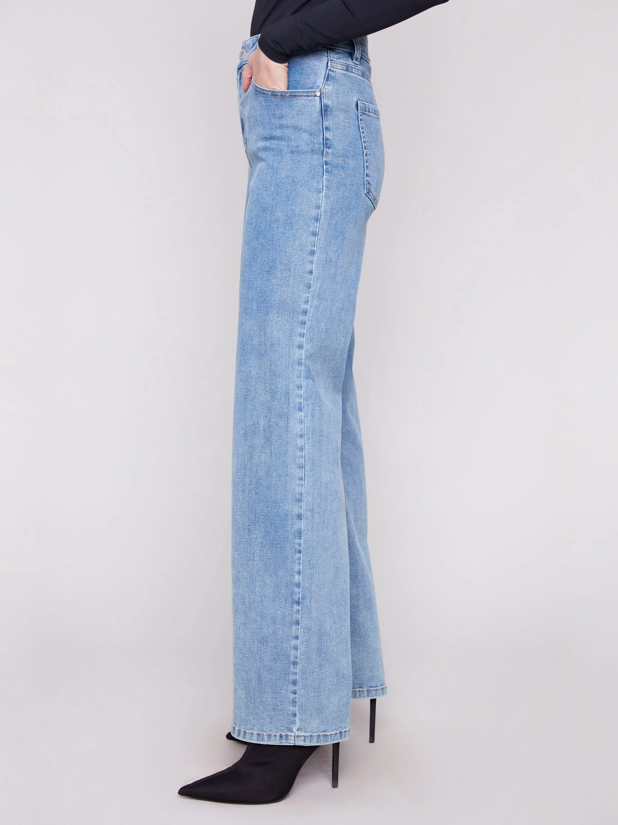 Chloe Wide Leg Jeans - Light Blue Weekend Getaway Minimalist Breathable Utility Look