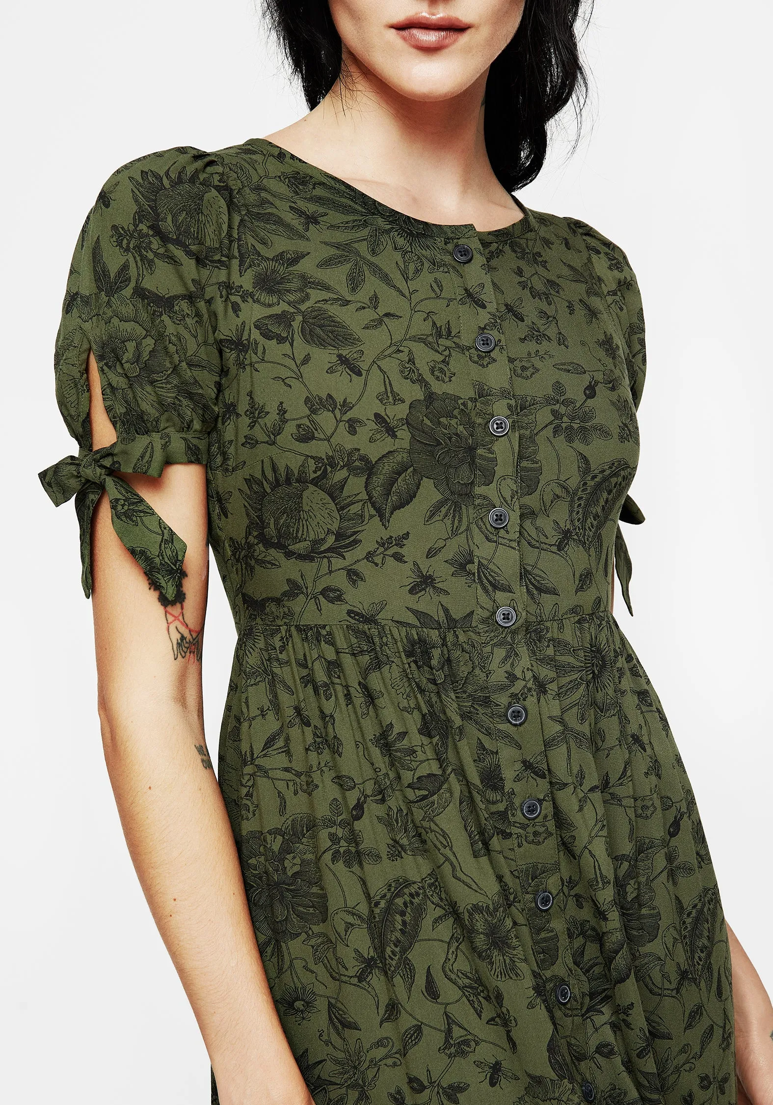 Rail Glow This maxi dress offers an effortlessly chic look with a relaxed fit and elegant style Meadowflowers Floral Print Button Up Tiered Midaxi Dress