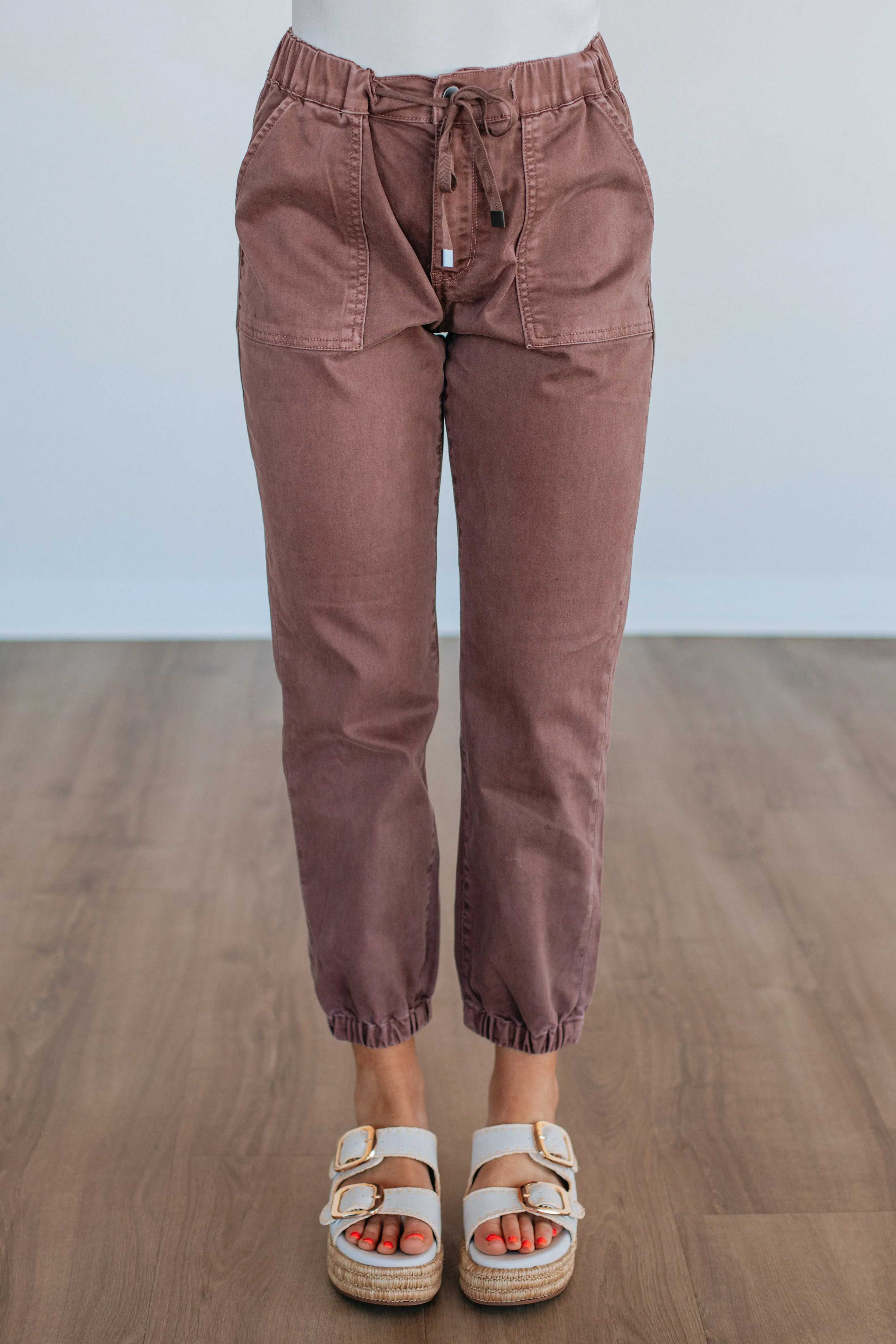 SkinFriendlyElastic FlexibleJointConstruction Drea Mica Joggers - Cocoa