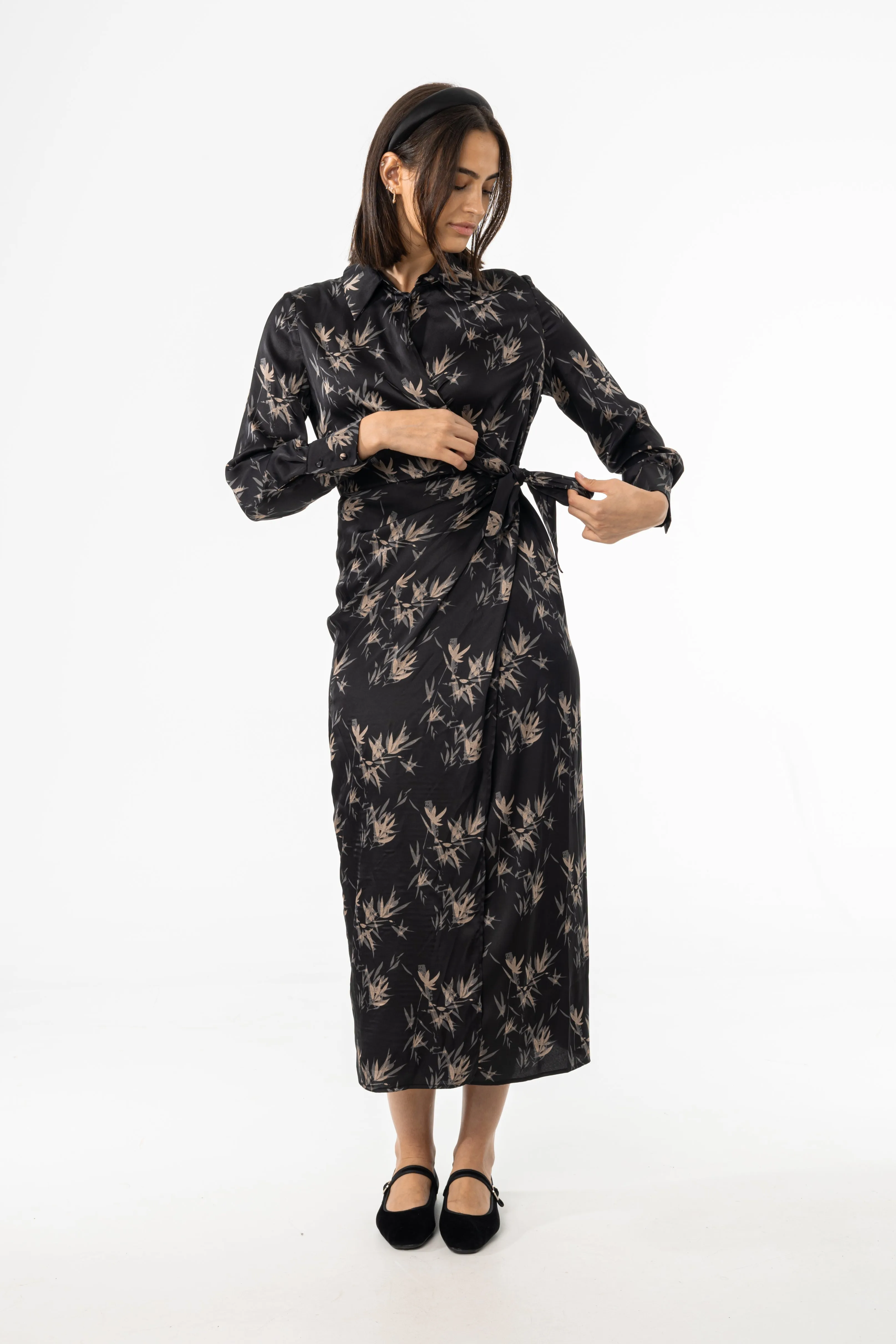 Bead Soul Speed Soul Black & Beige Side Tie Maxi Dress