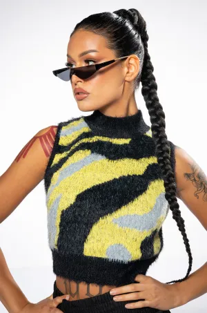 FEELING DANGEROUS SLEEVELESS CROPPED MOCK NECK SWEATER poor sealing Loose Fit