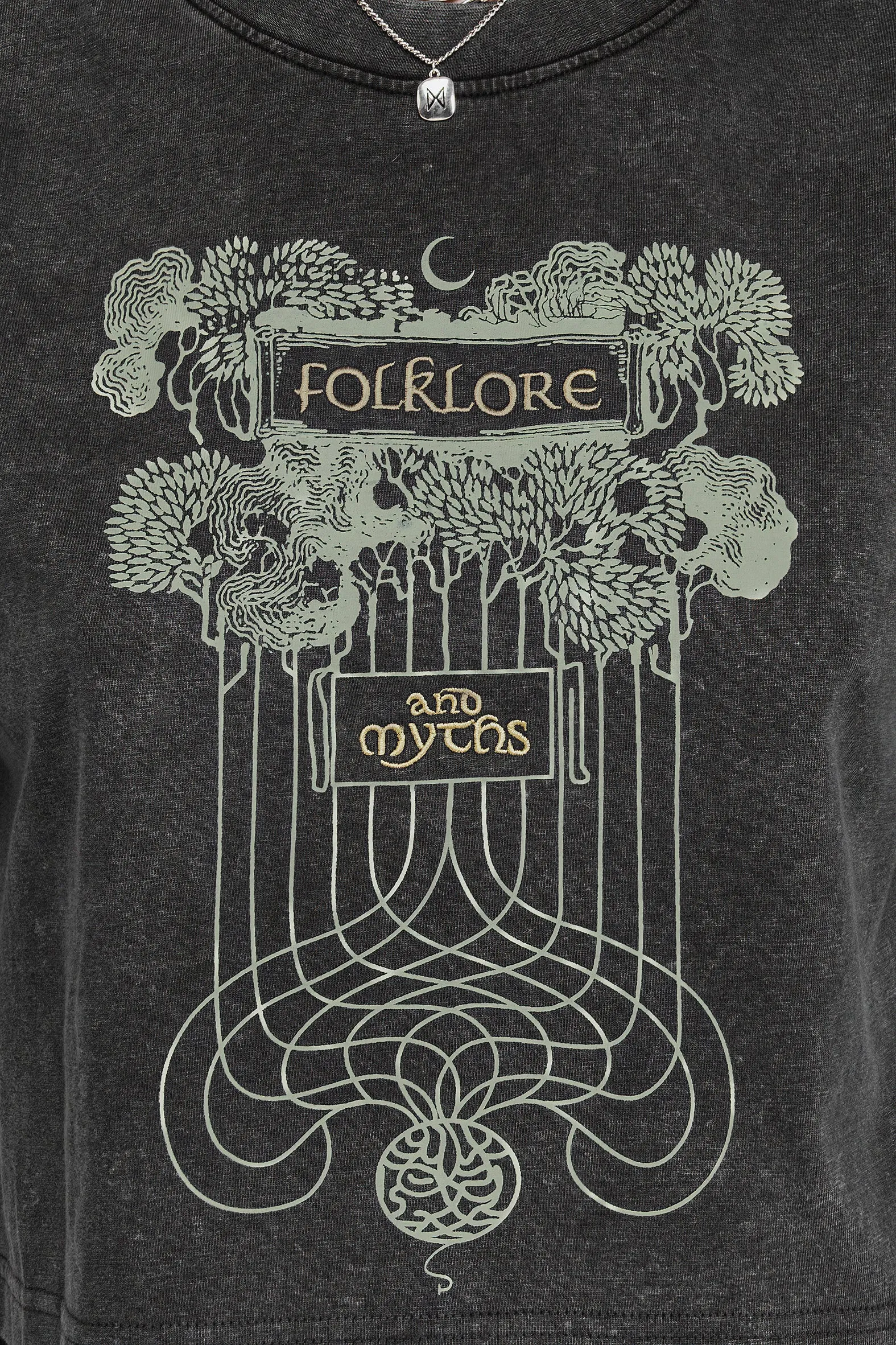 Lightweight Design Folklore Boxy Crop T-shirt