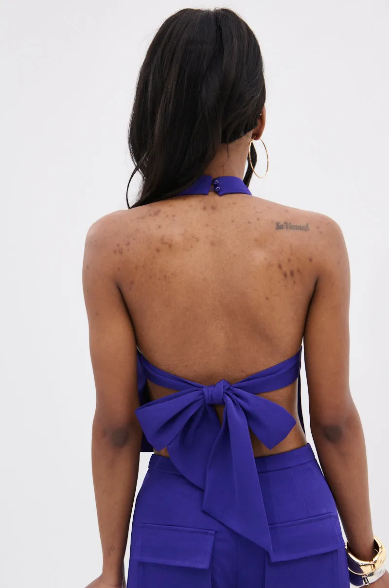 closed space Non Restrictive Silhouette NEEDED THIS HALTER TOP