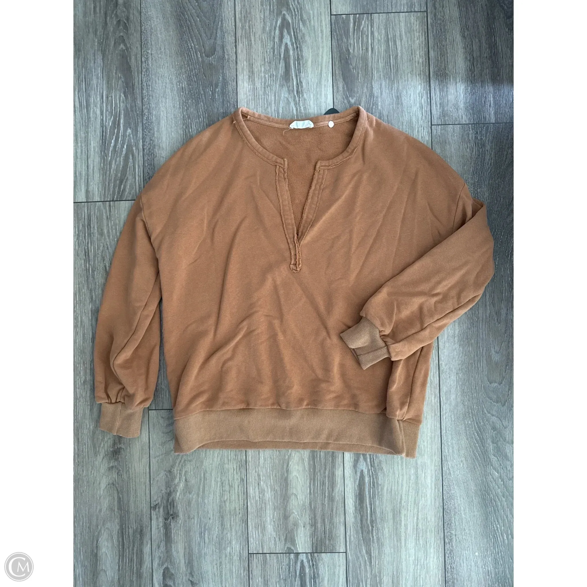 Versatile Scarf Sweatshirt Crewneck By Clothes Mentor In Orange, Size: M