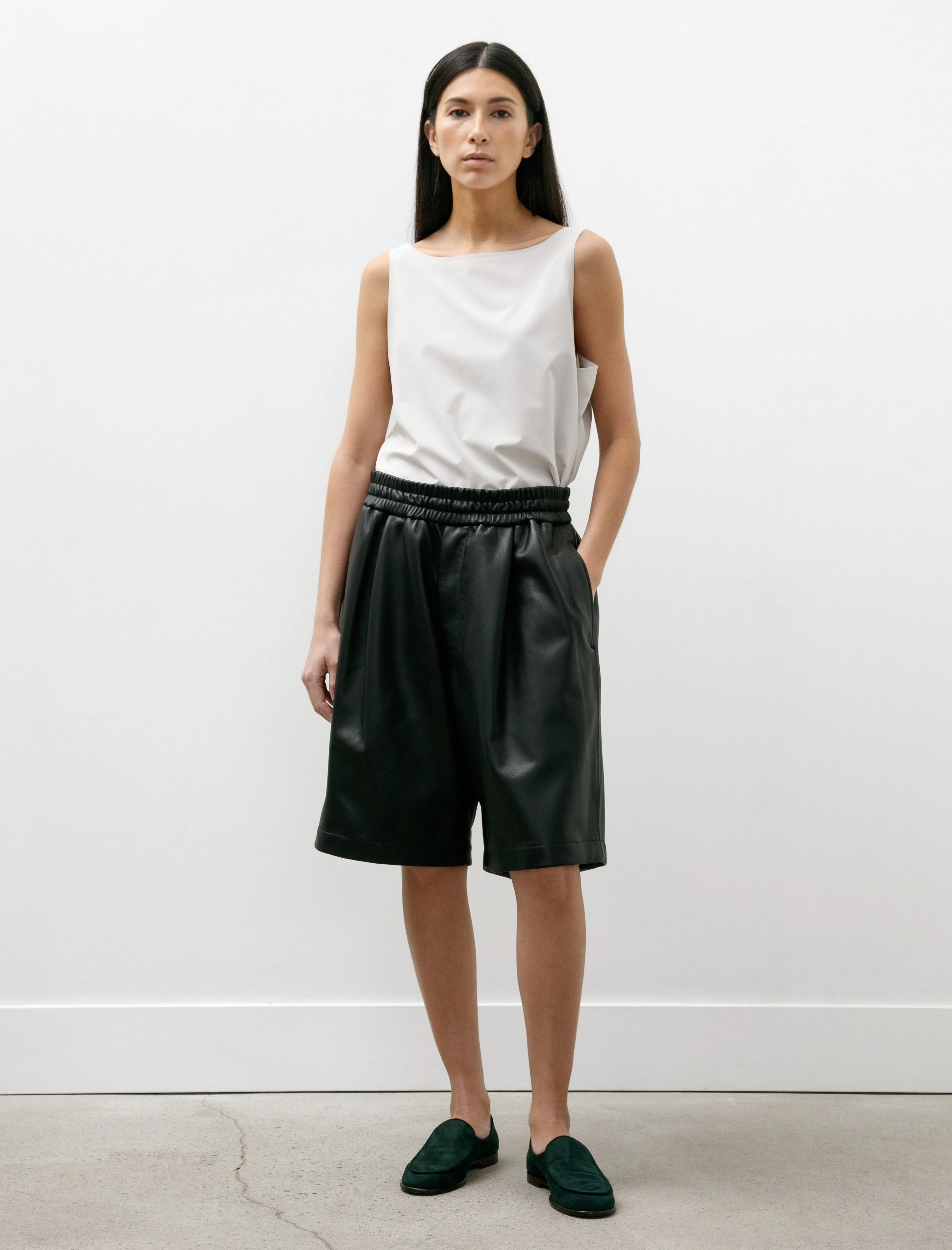 Lamb Leather Wide Shorts Black Non slip grip
