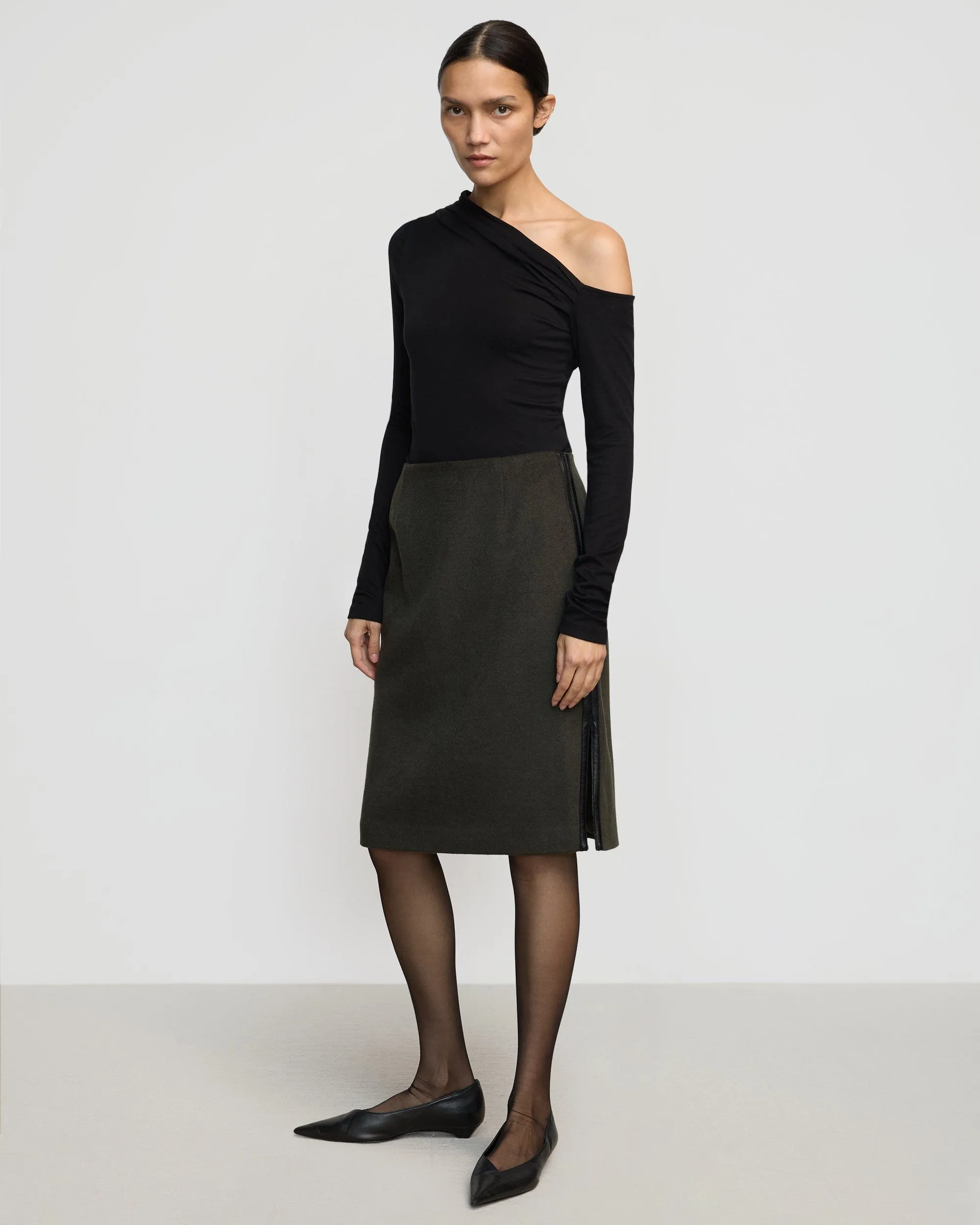 Fresh Look Soft Touch Fabric Ayra Tencel-Wool Off-Shoulder Tee
