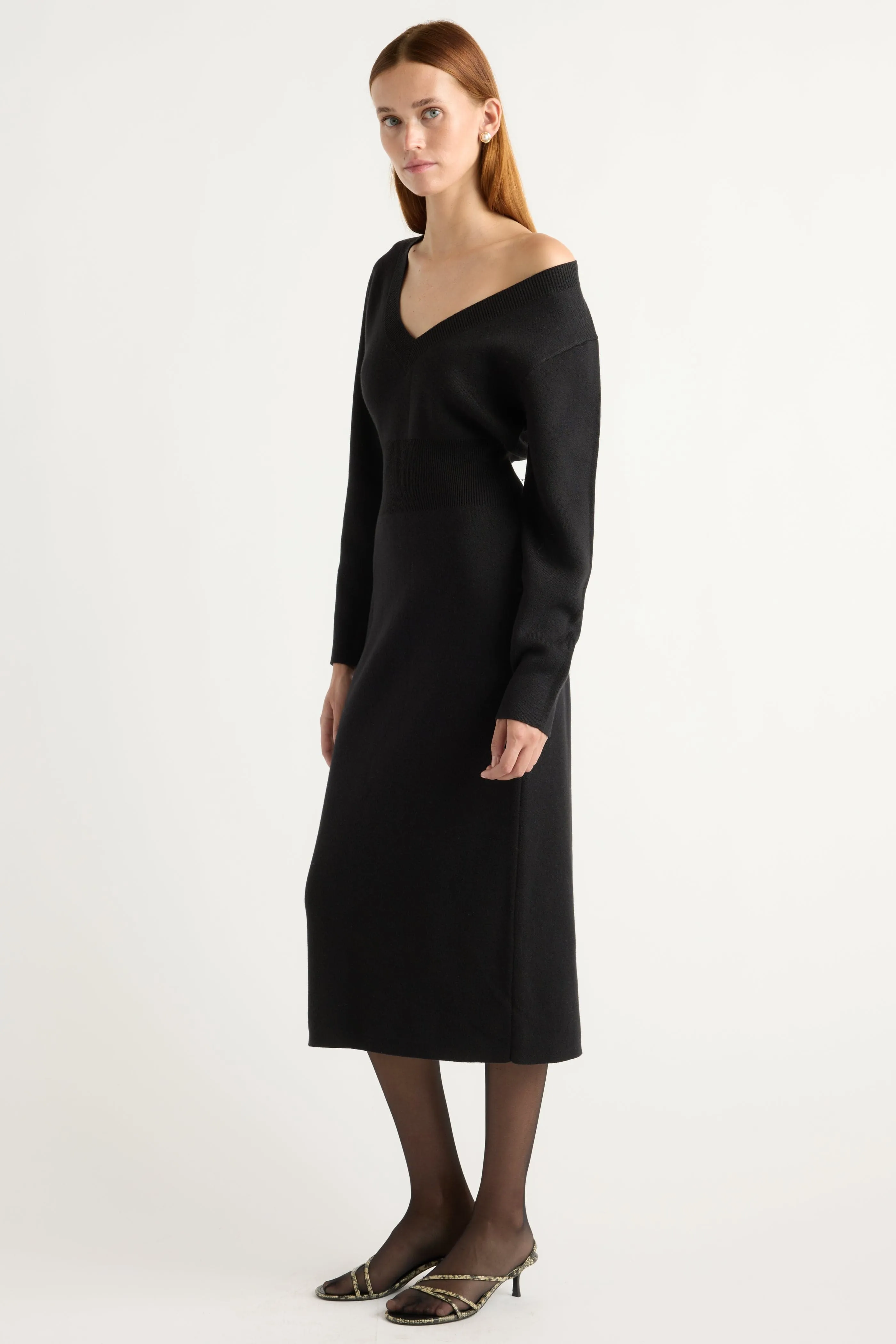 Bora Off-Shoulder V-Neck Sweater Dress RecycledBlend Leader Fit