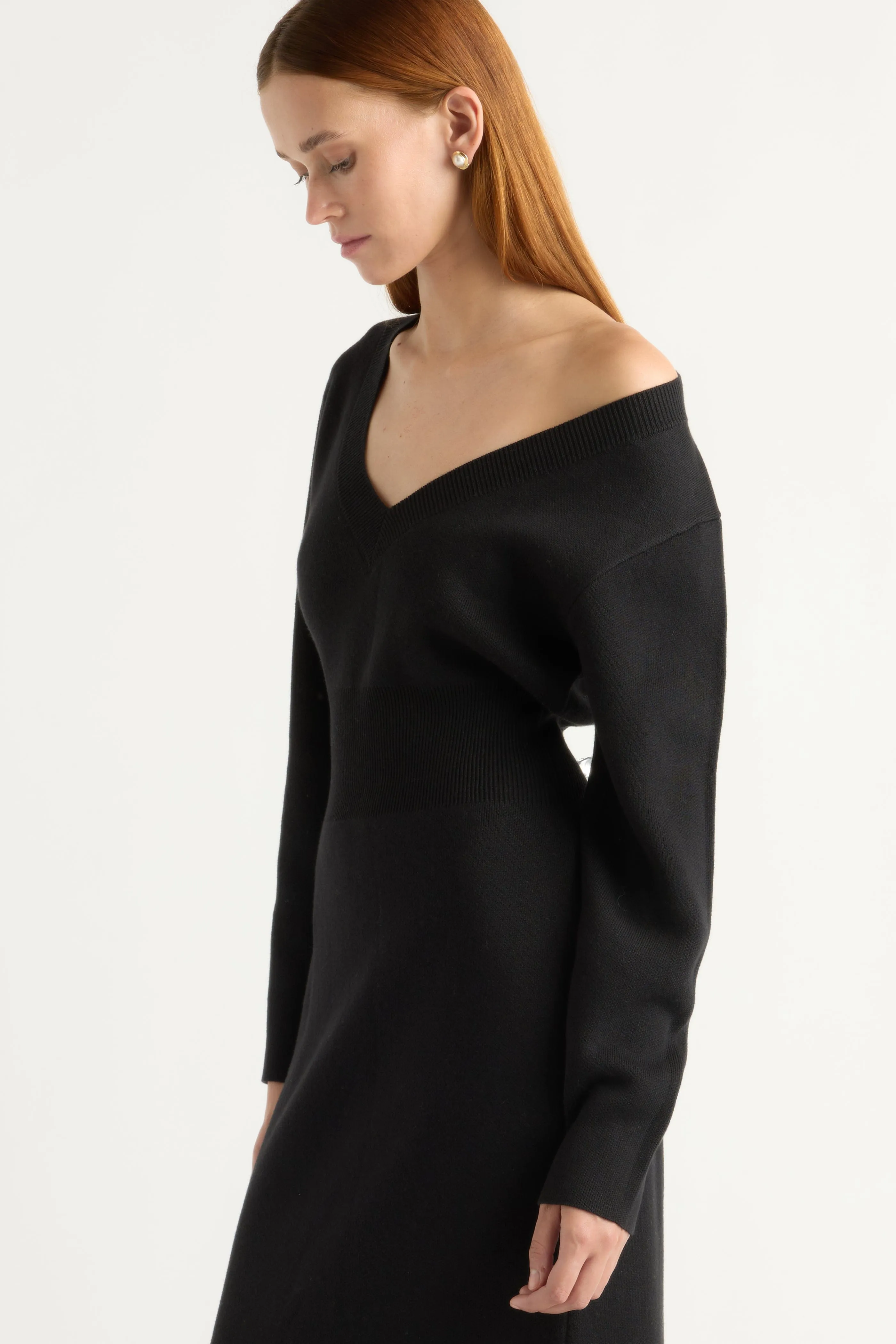 Family Style Korean Fresh Bora Off-Shoulder V-Neck Sweater Dress